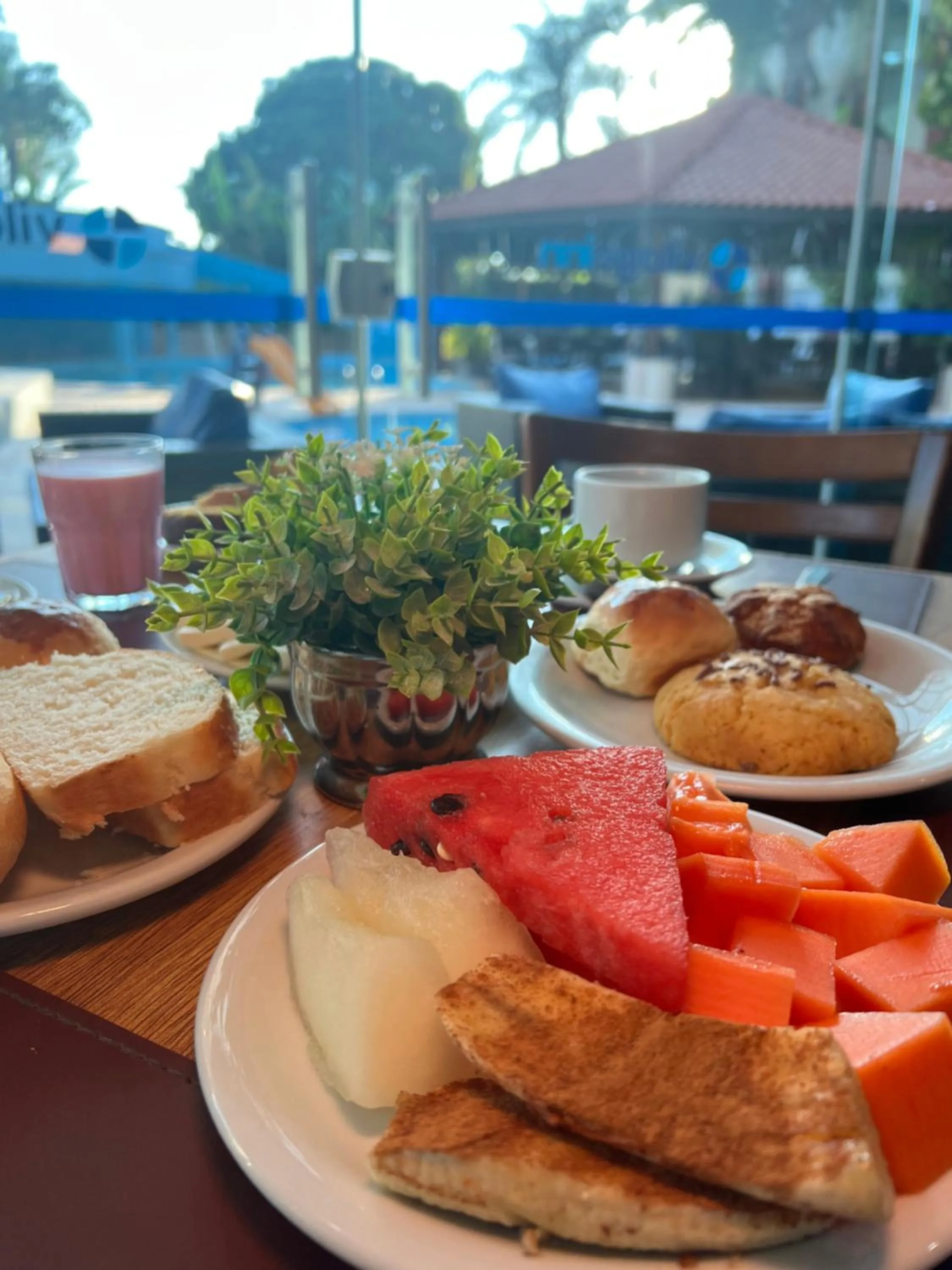 Breakfast in Hotel Vilage Inn Ribeirão Preto & Convenções