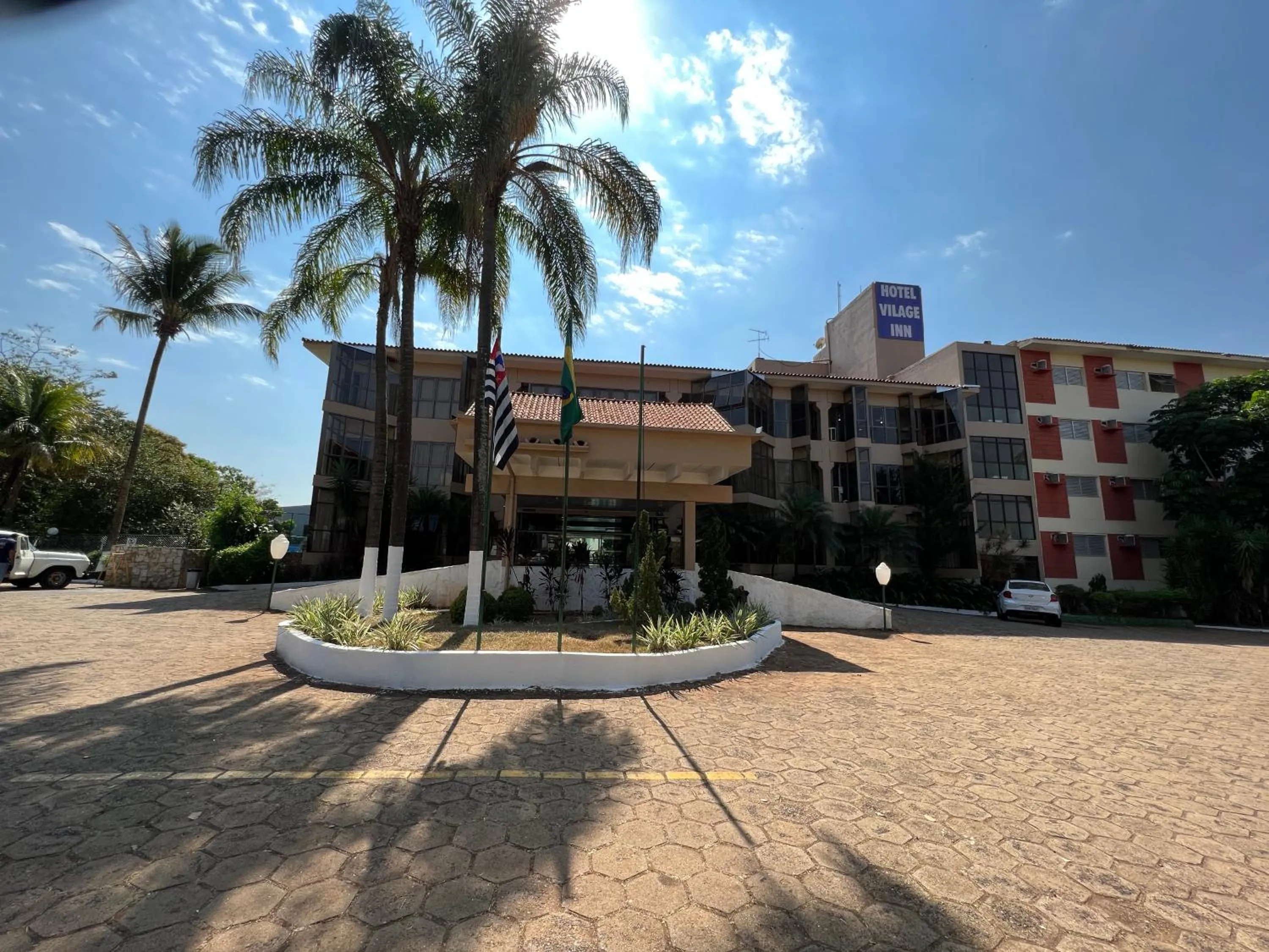 Facade/entrance in Hotel Vilage Inn Ribeirão Preto & Convenções