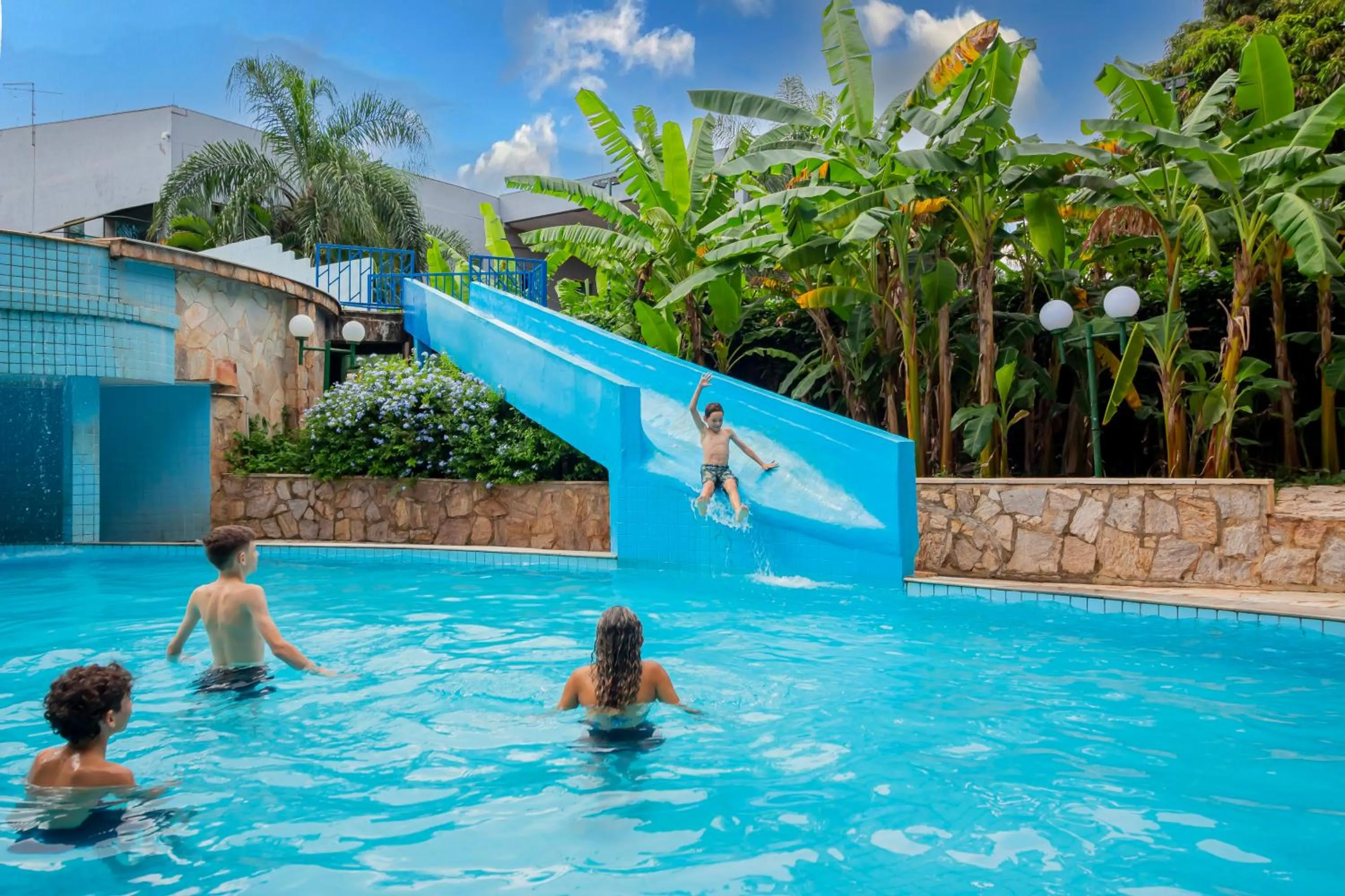 People in Hotel Vilage Inn Ribeirão Preto & Convenções