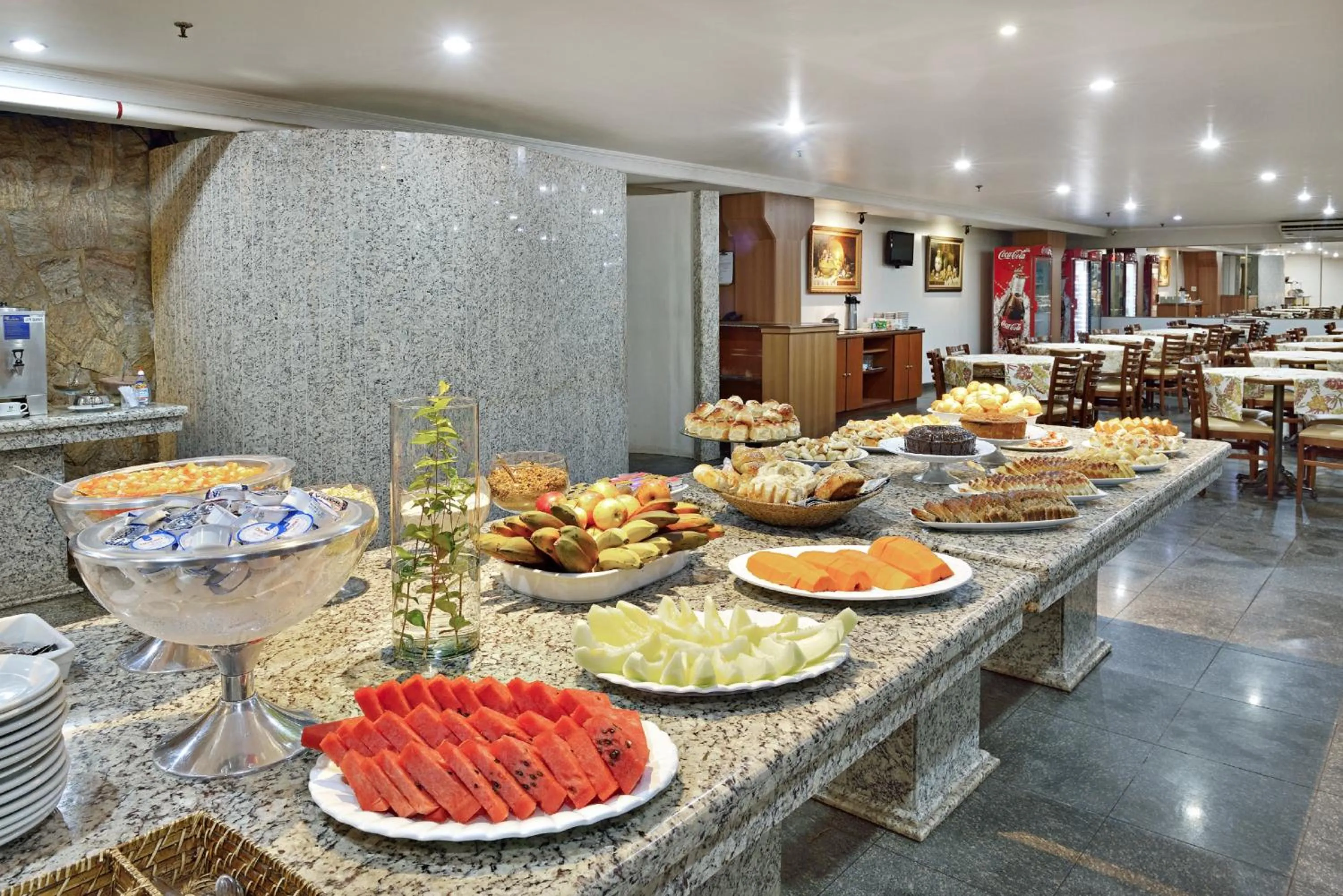 Restaurant/places to eat in Hotel Vilage Inn Ribeirão Preto & Convenções