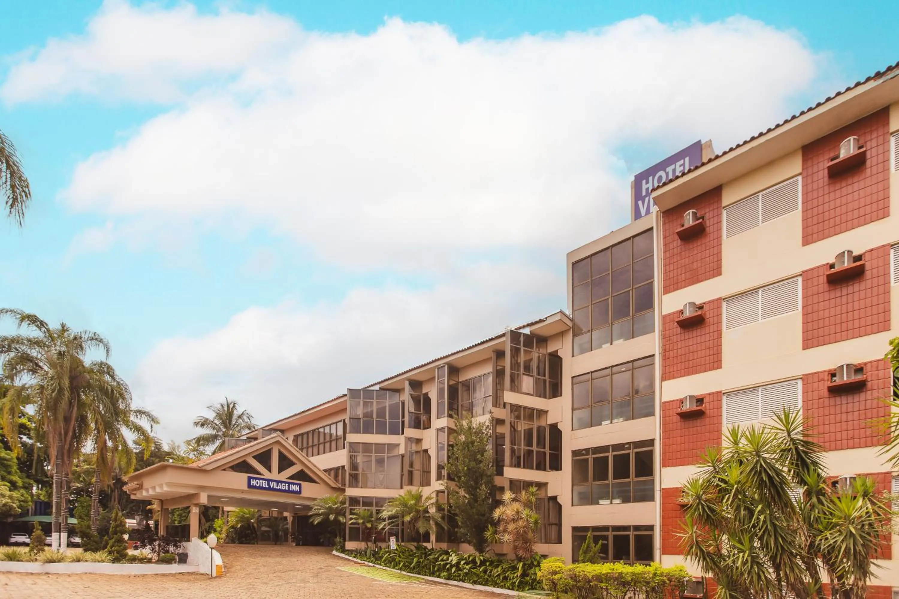 Facade/entrance in Hotel Vilage Inn Ribeirão Preto & Convenções by Nacional Inn