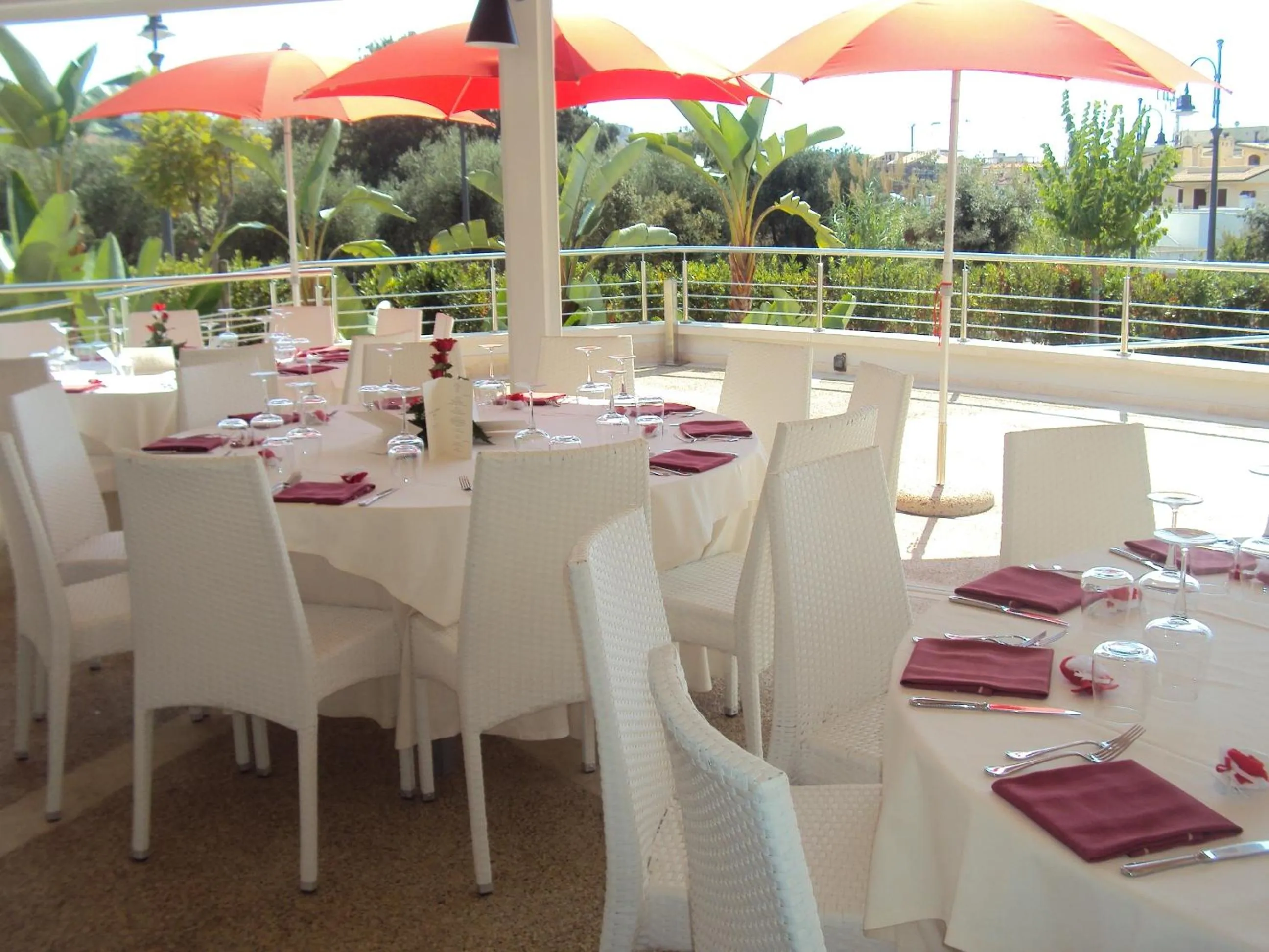 Restaurant/places to eat in Ganimede Hotel