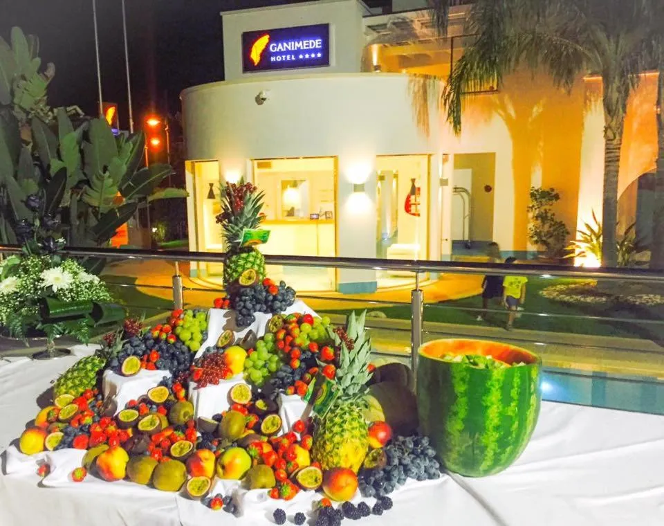 Swimming pool in Ganimede Hotel