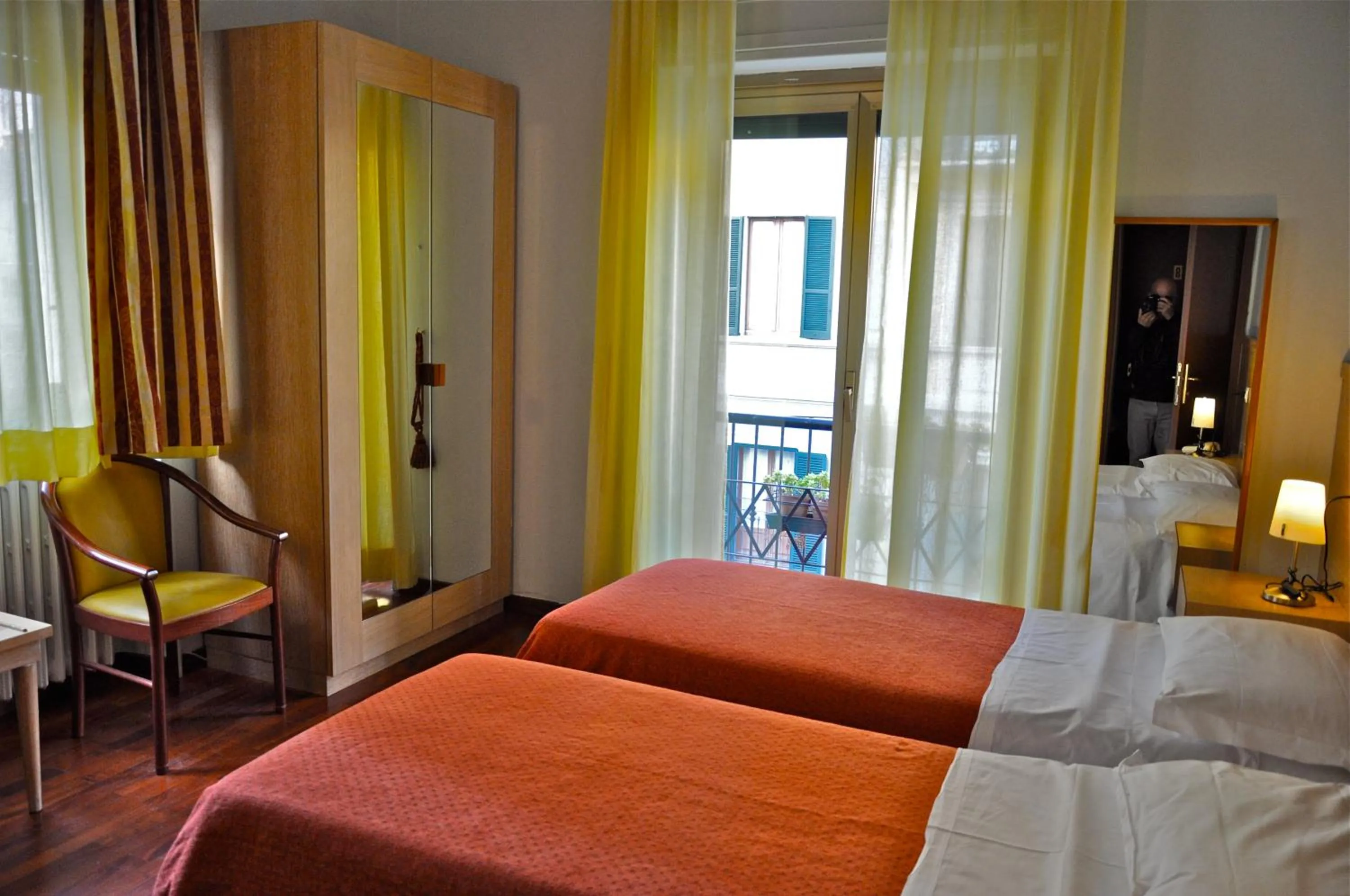 Photo of the whole room, Bed in Hotel Dover