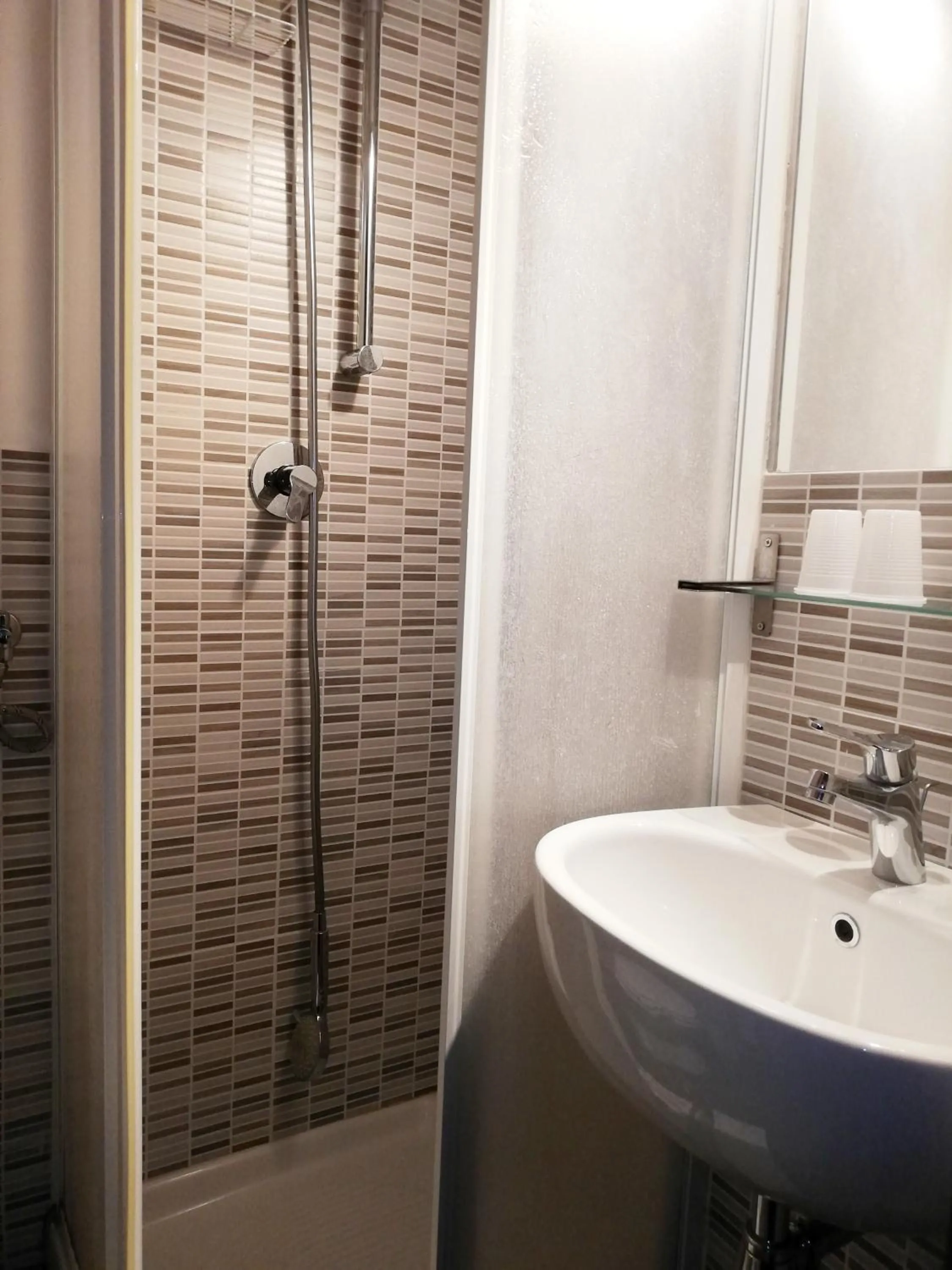 Bathroom in Hotel Dover