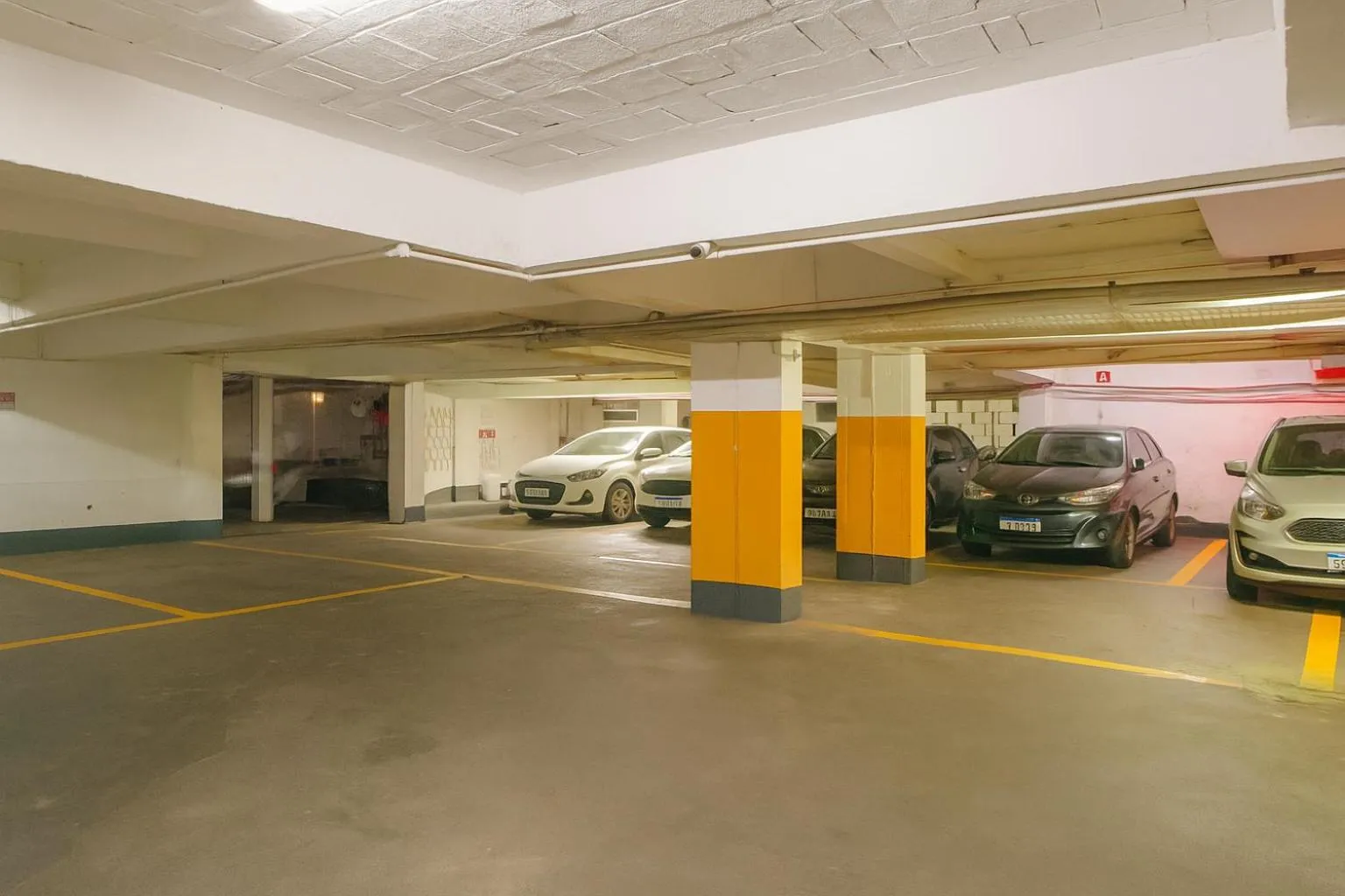 Parking in Hotel Dan Inn Express Ribeirão Preto By Nacional Inn