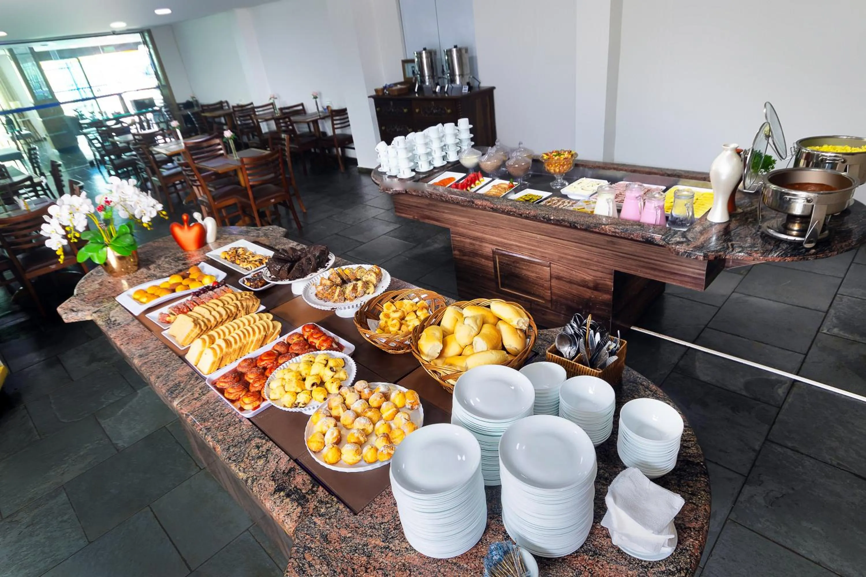 Breakfast in Hotel Dan Inn Express Ribeirão Preto By Nacional Inn