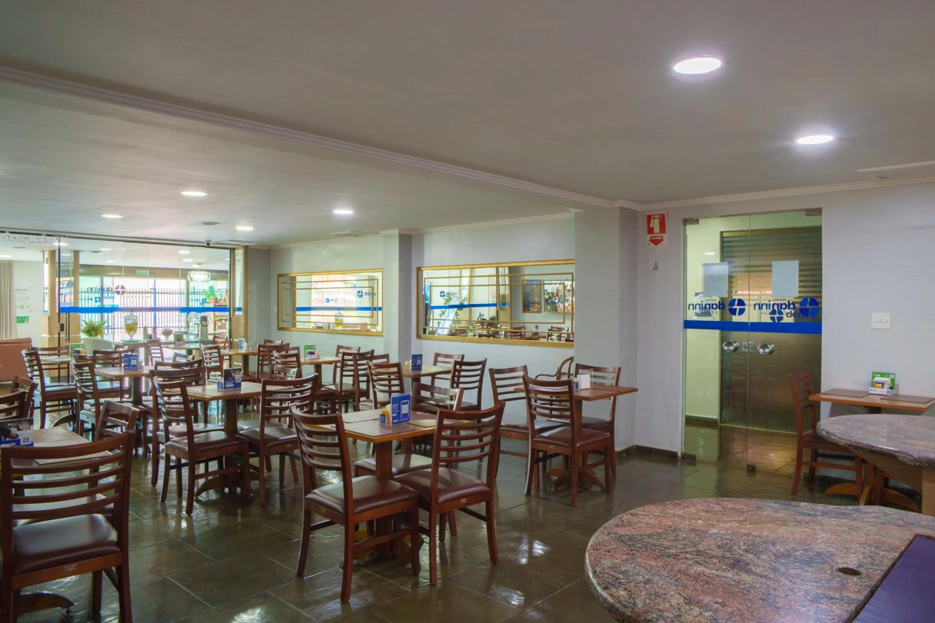 Restaurant/places to eat in Hotel Dan Inn Express Ribeirão Preto By Nacional Inn
