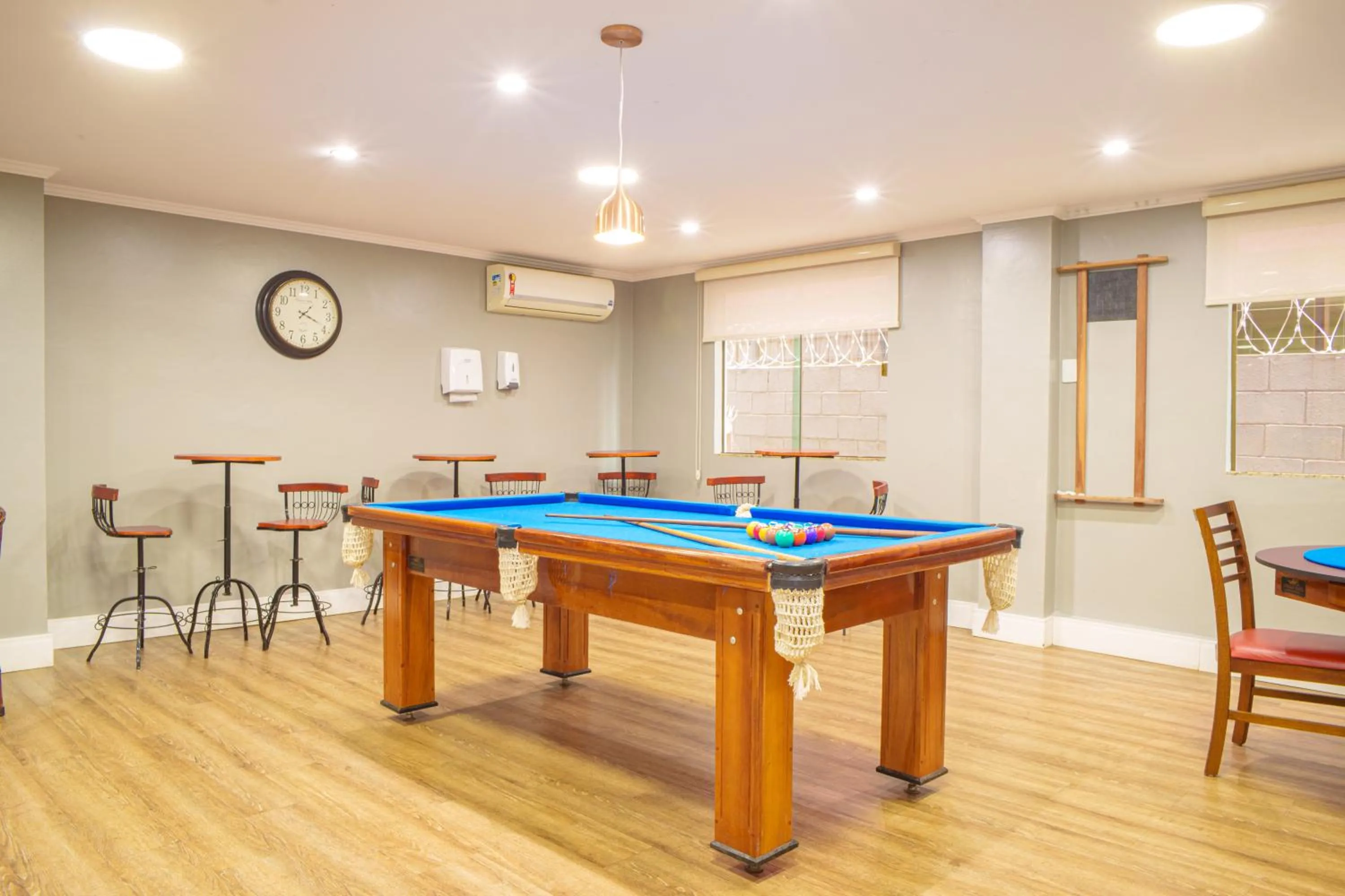 Billiard in Hotel Dan Inn Express Ribeirão Preto By Nacional Inn