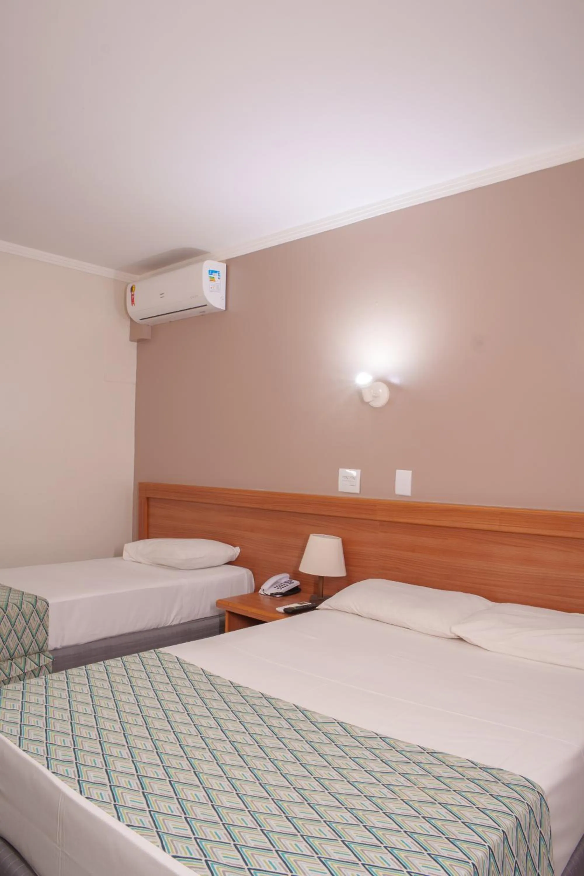 Bedroom, Bed in Hotel Dan Inn Express Ribeirão Preto By Nacional Inn