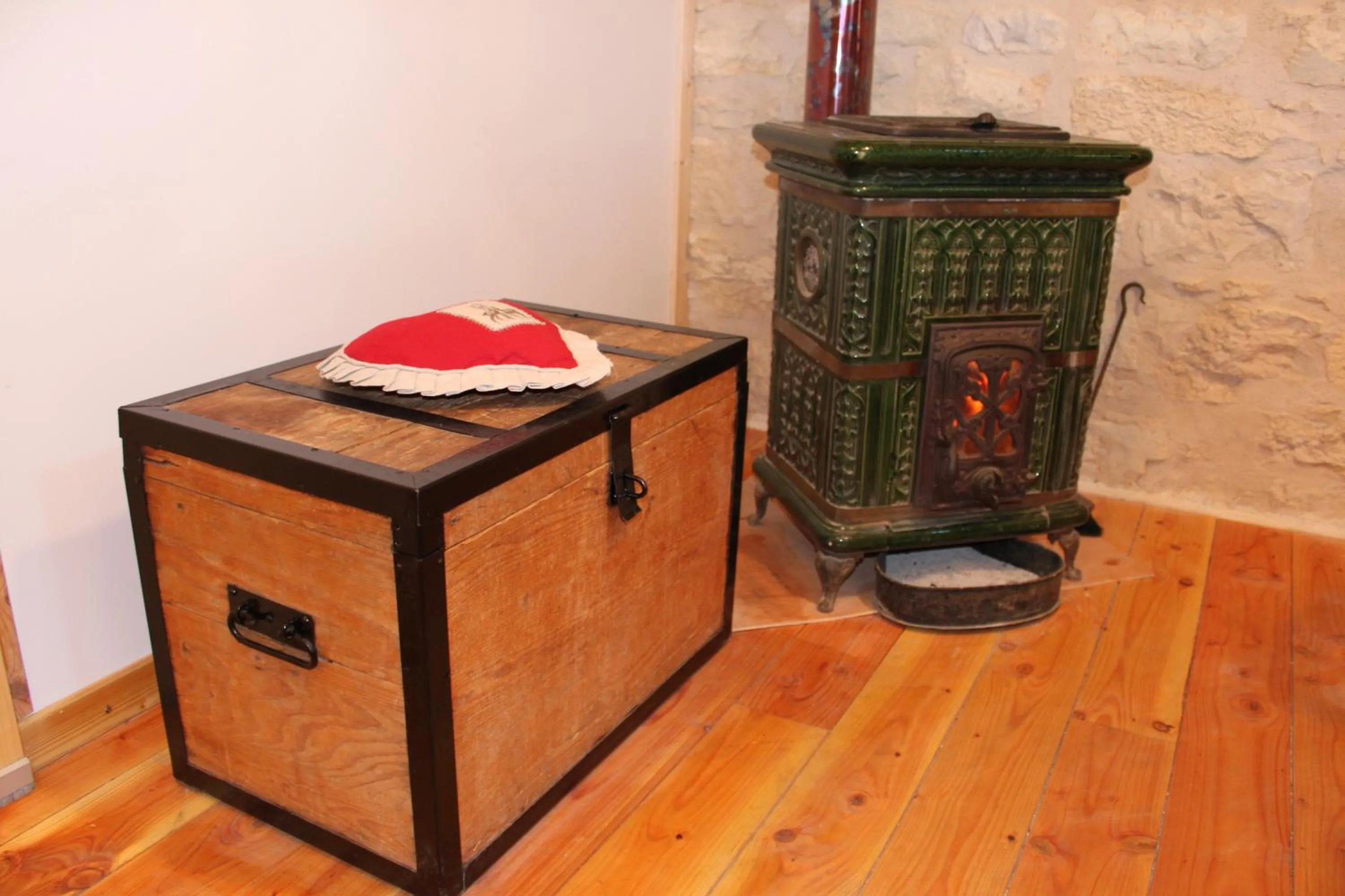 Seating area in VALRELEY, chambres et table d'hôtes eco-friendly avec bain nordique au sud du massif du Jura