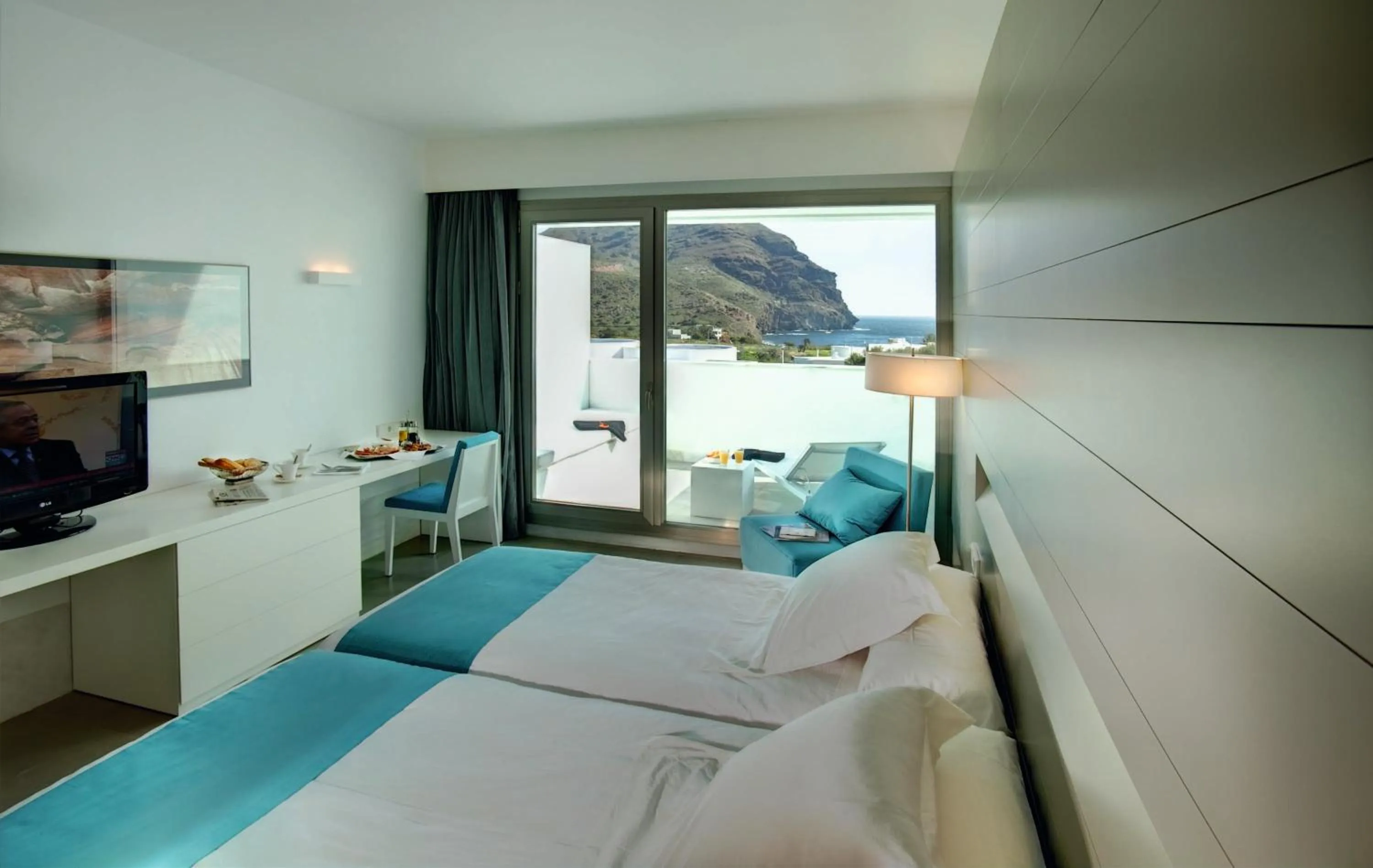 Photo of the whole room, Bed in Hotel Spa Calagrande Cabo de Gata