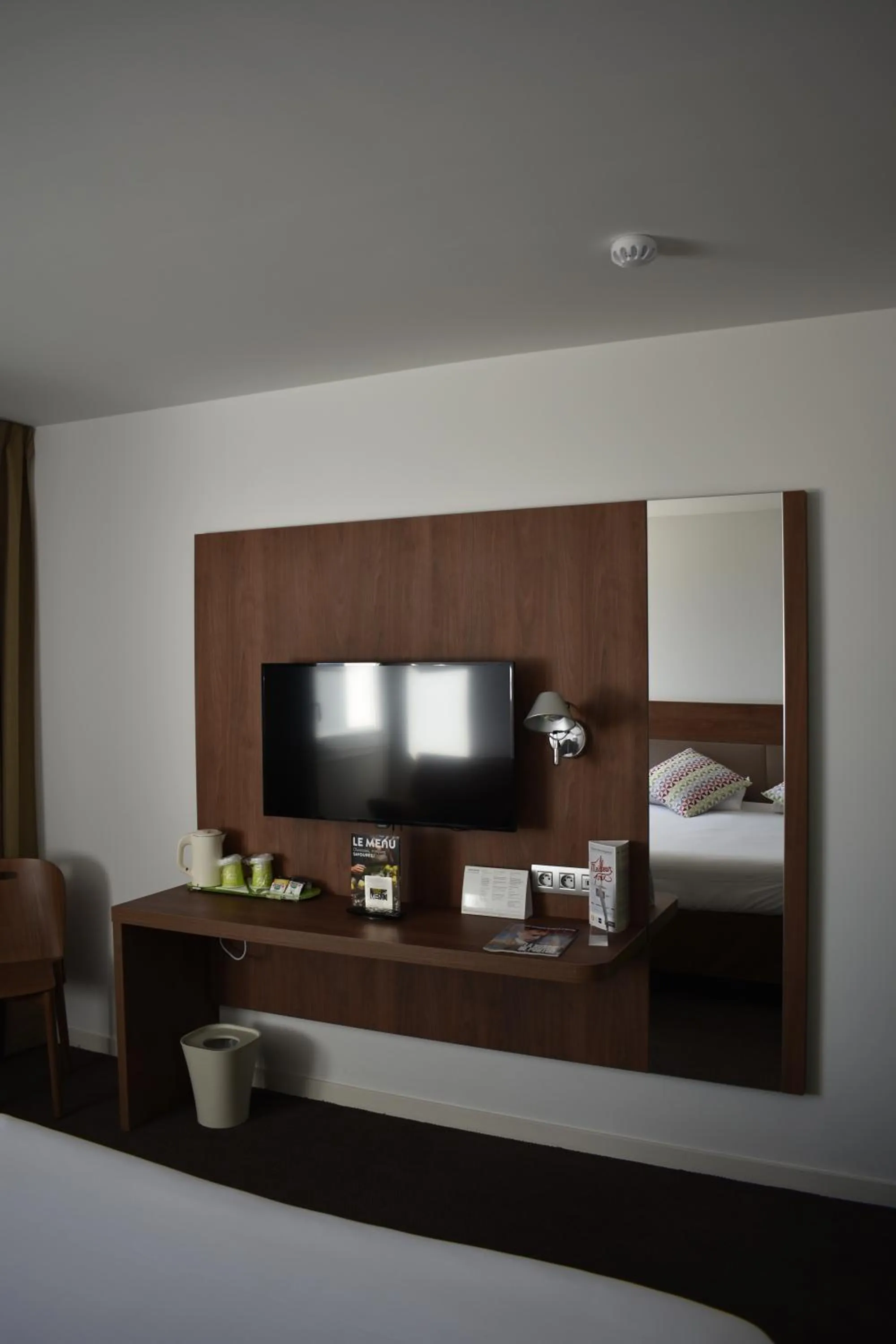 TV and multimedia, Bed in Campanile Ales Centre - Cévennes