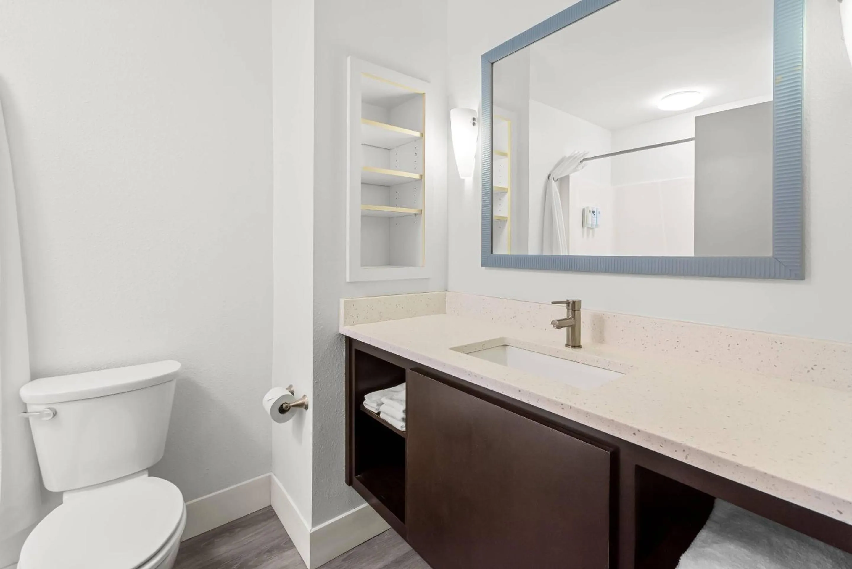 Bedroom in Country Inn & Suites Etown