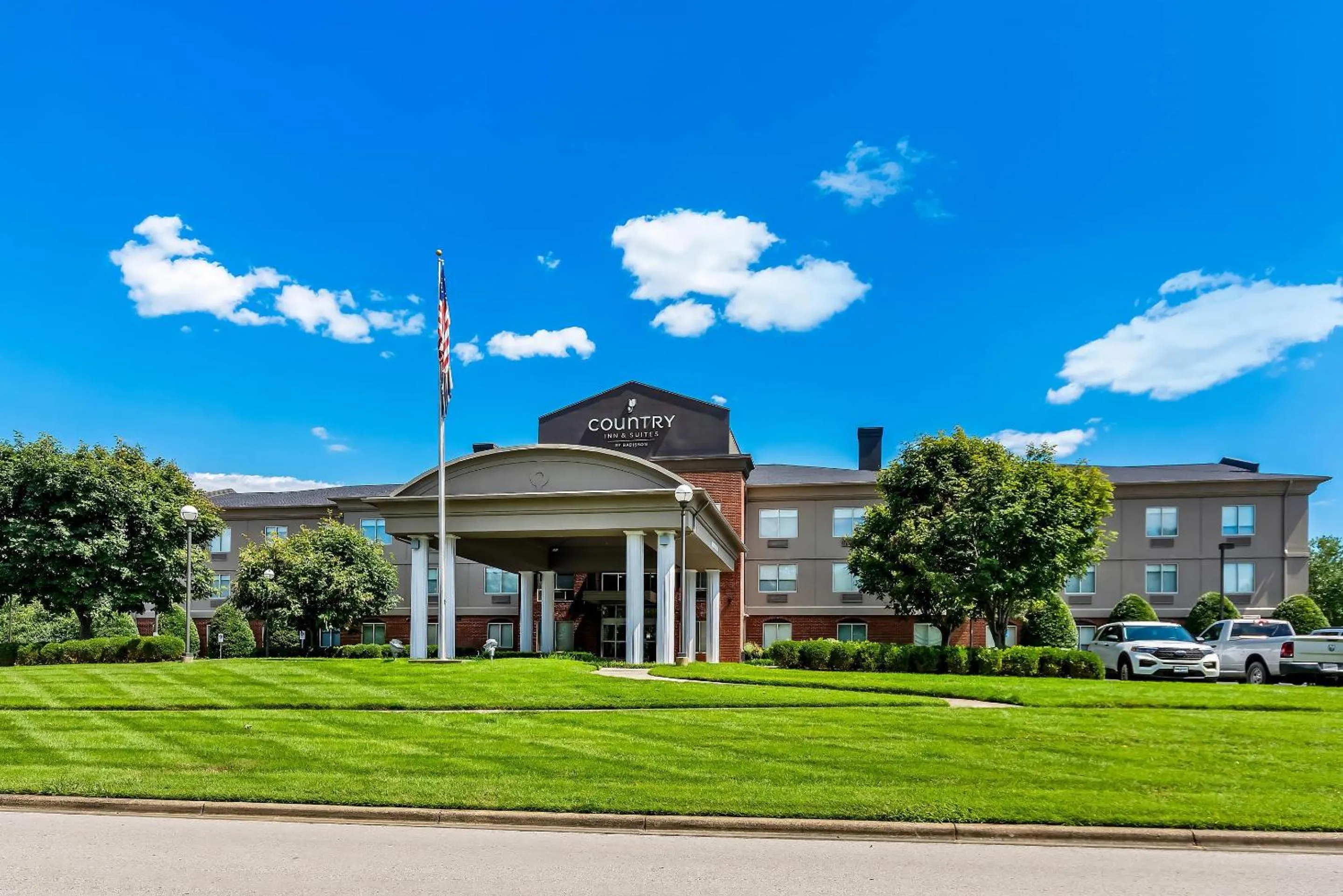 Property building in Country Inn & Suites Etown