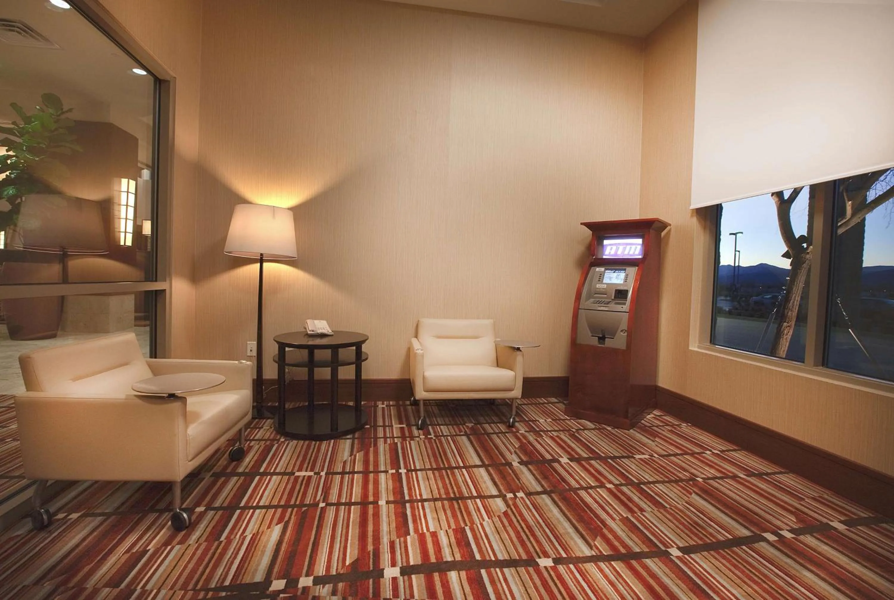 Business facilities in Embassy Suites Palmdale