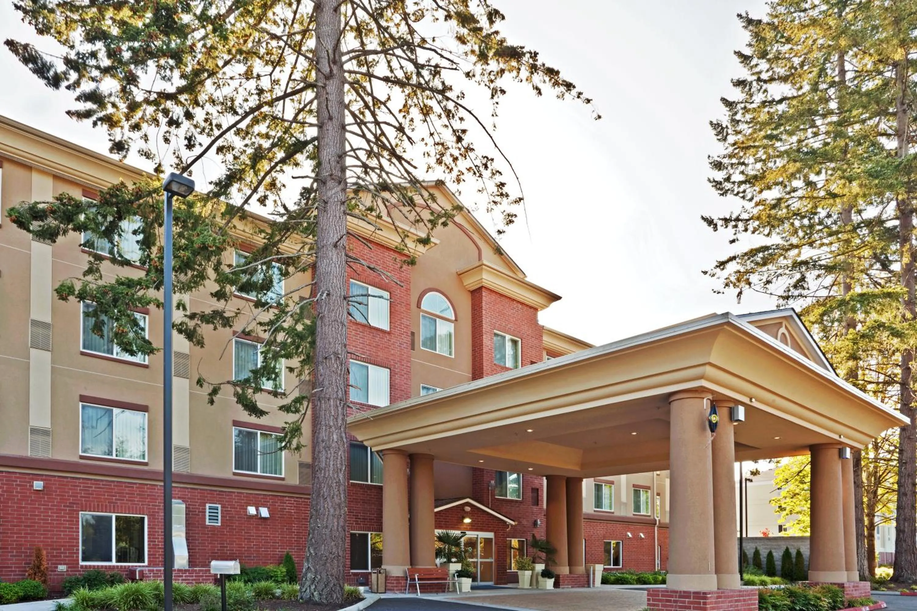 Property building in Holiday Inn Express & Suites Lacey - Olympia by IHG