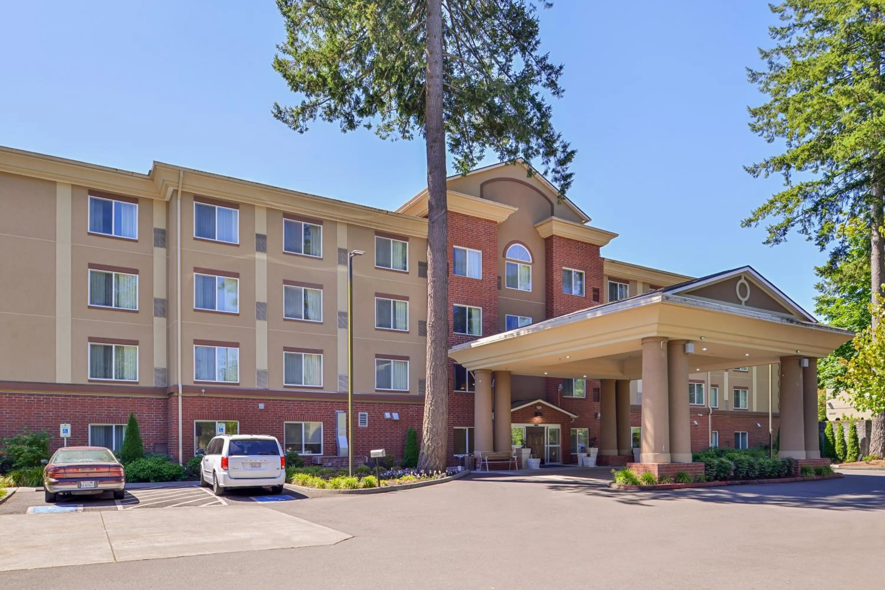 Property building in Holiday Inn Express & Suites Lacey - Olympia by IHG