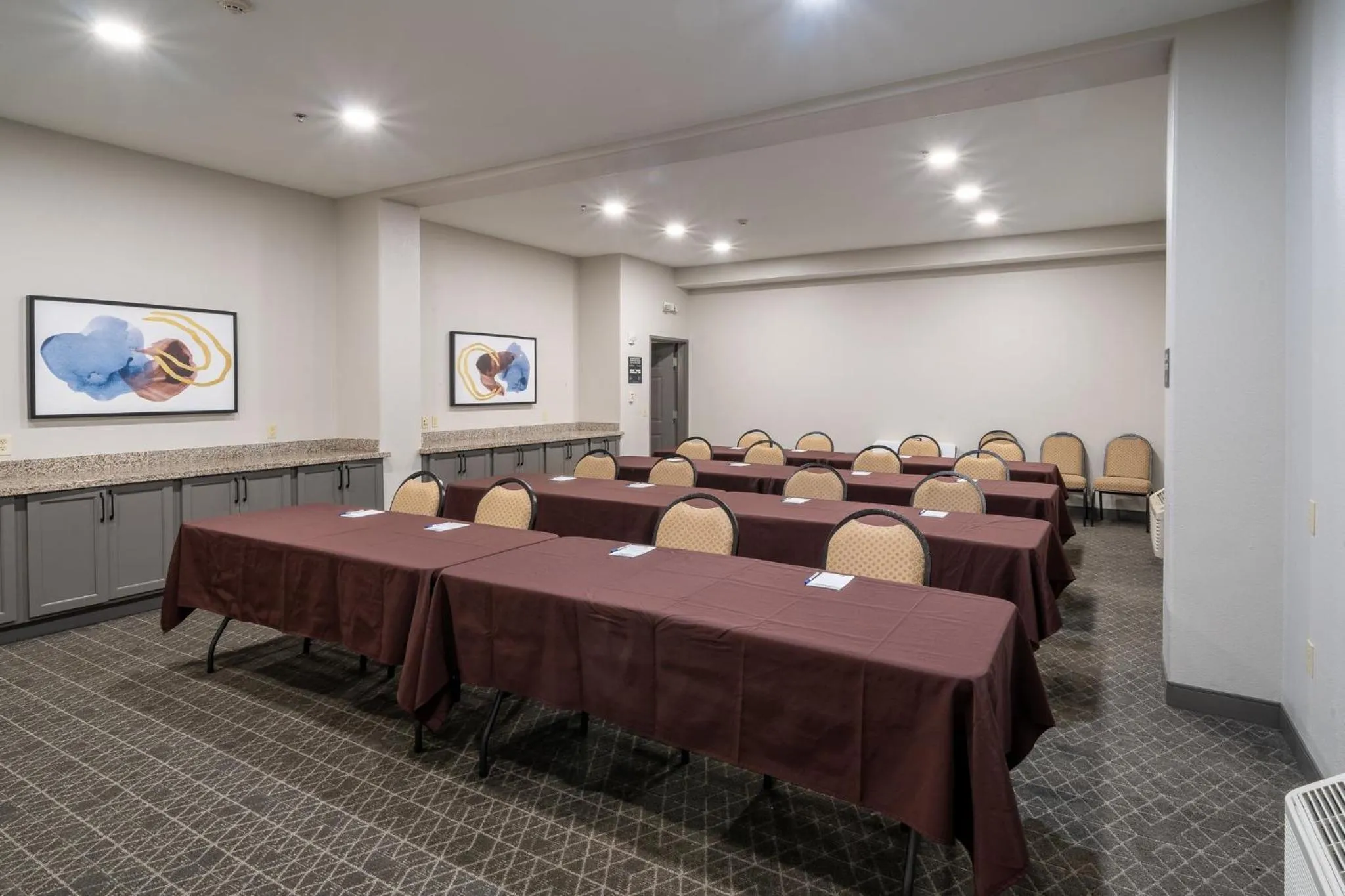 Meeting/conference room in Candlewood Suites Deer Park by IHG