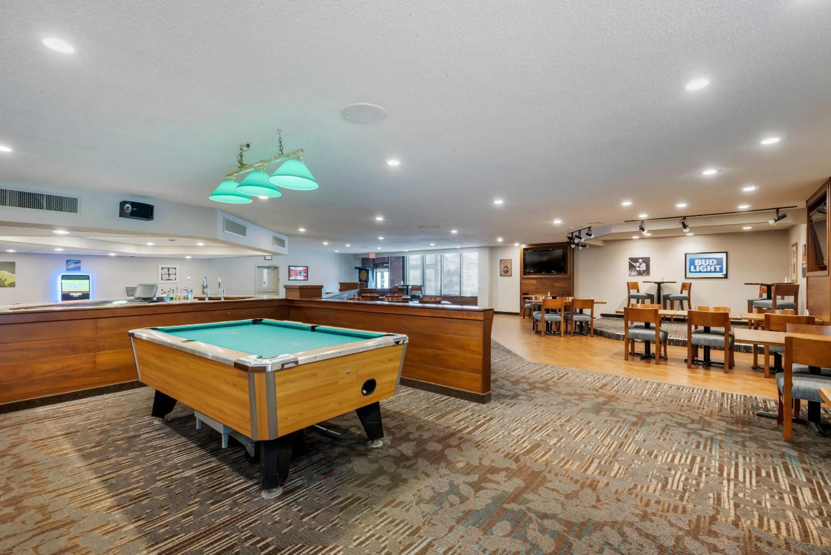 Restaurant/places to eat in Clarion Inn Elmira-Horseheads