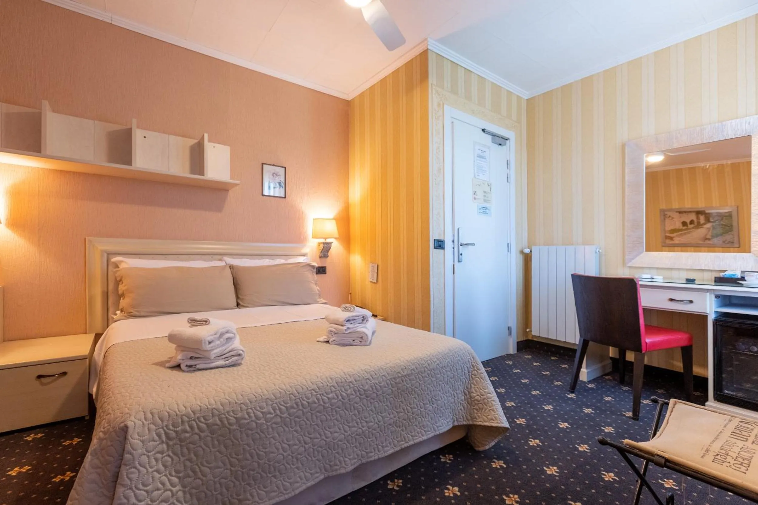 Bed in Hotel Antica Badia Volterra