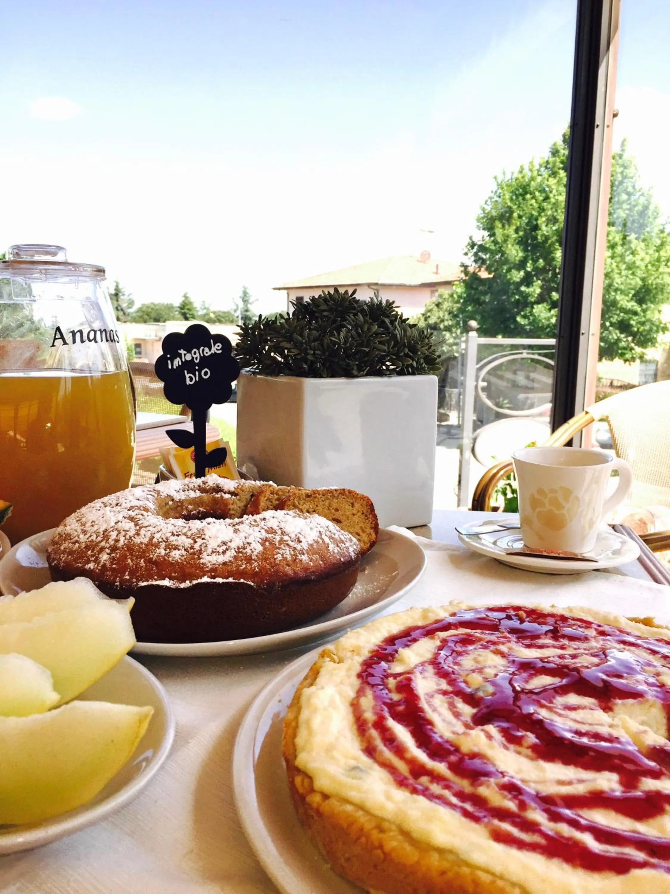 Buffet breakfast in Holiday Rooms Antica Badia