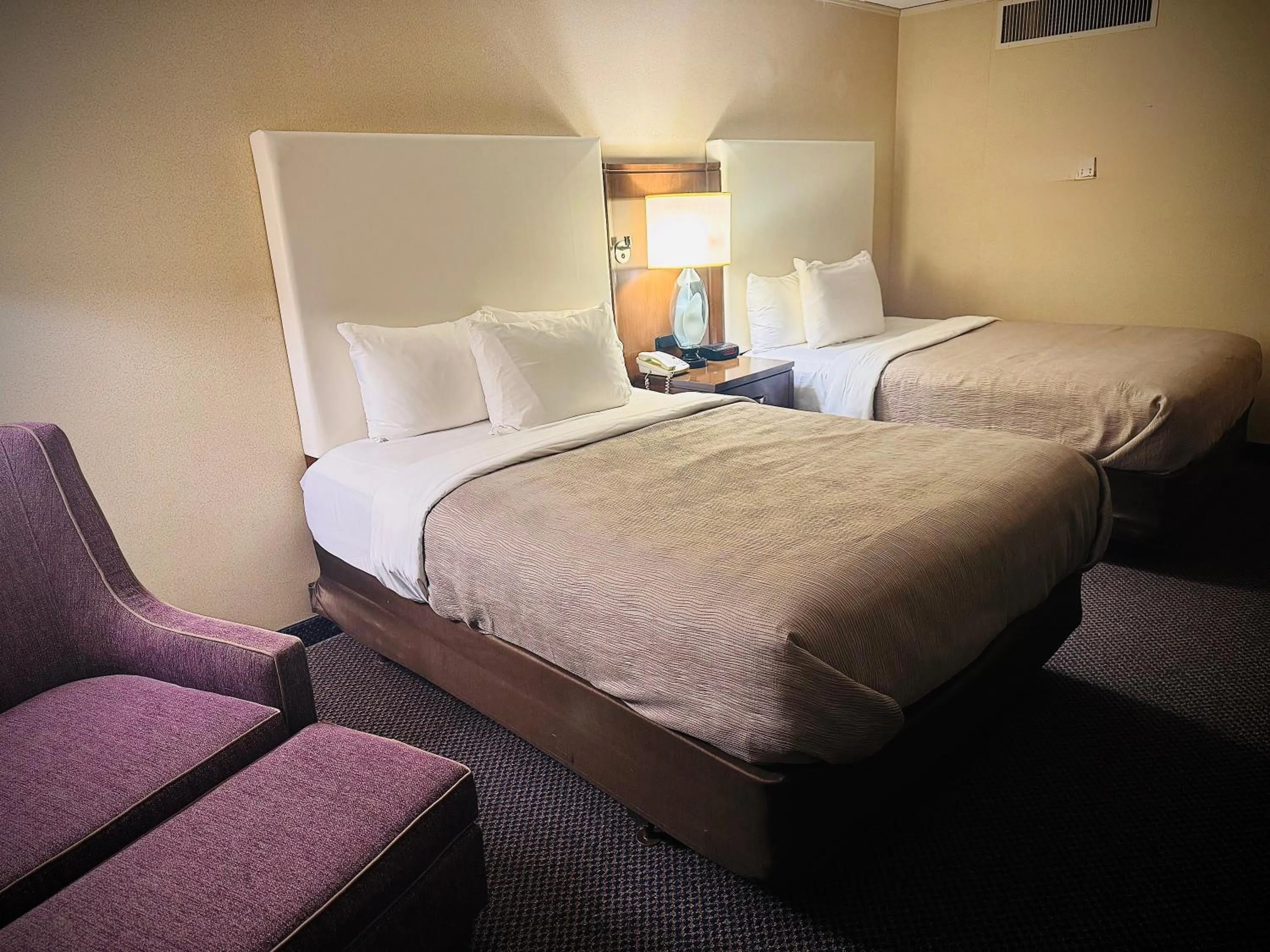 Bed in Quality Inn Horseheads