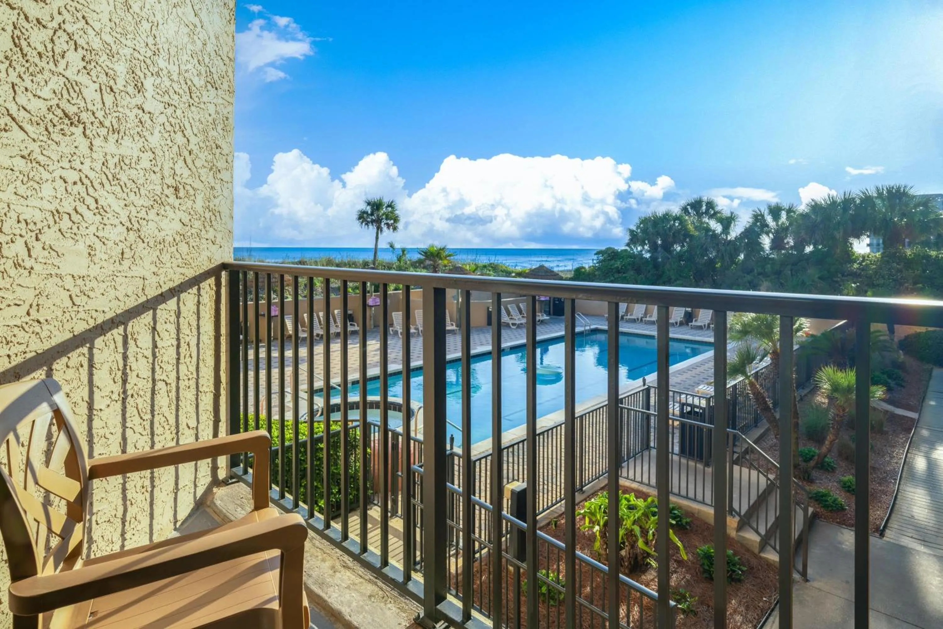 Photo of the whole room in Wyndham Garden Fort Walton Beach Destin