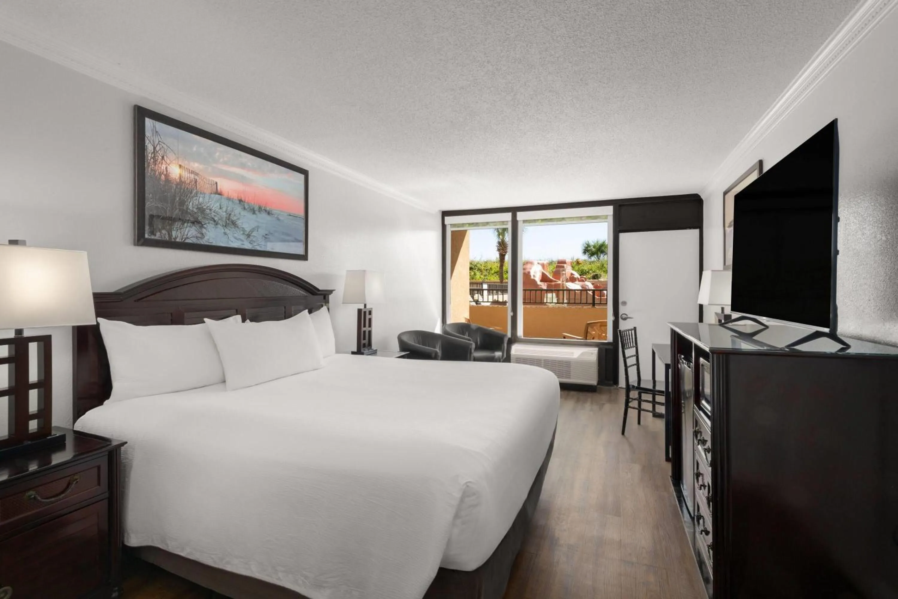 Photo of the whole room, Bed in Wyndham Garden Fort Walton Beach Destin