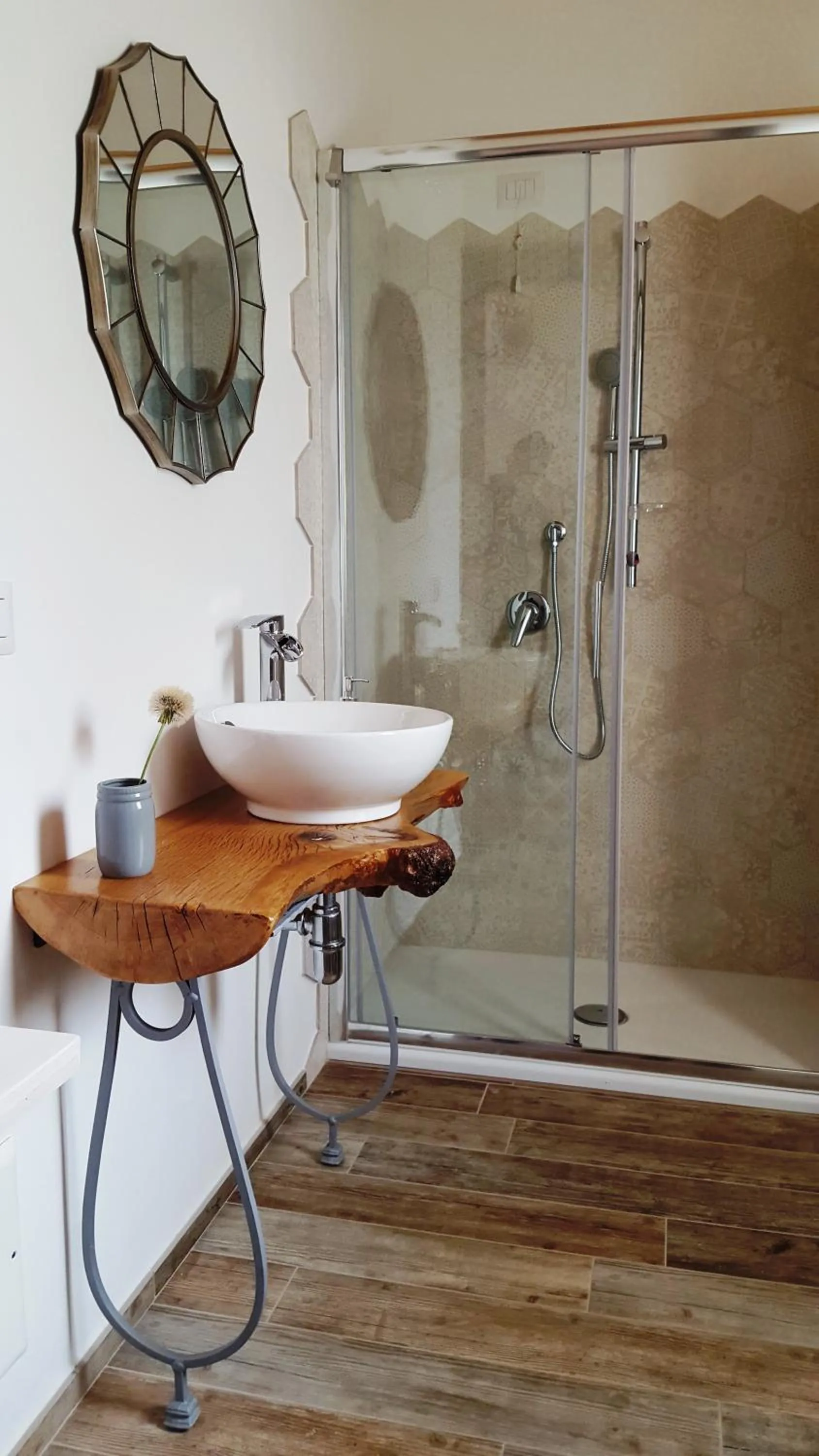 Shower in Nacchinono