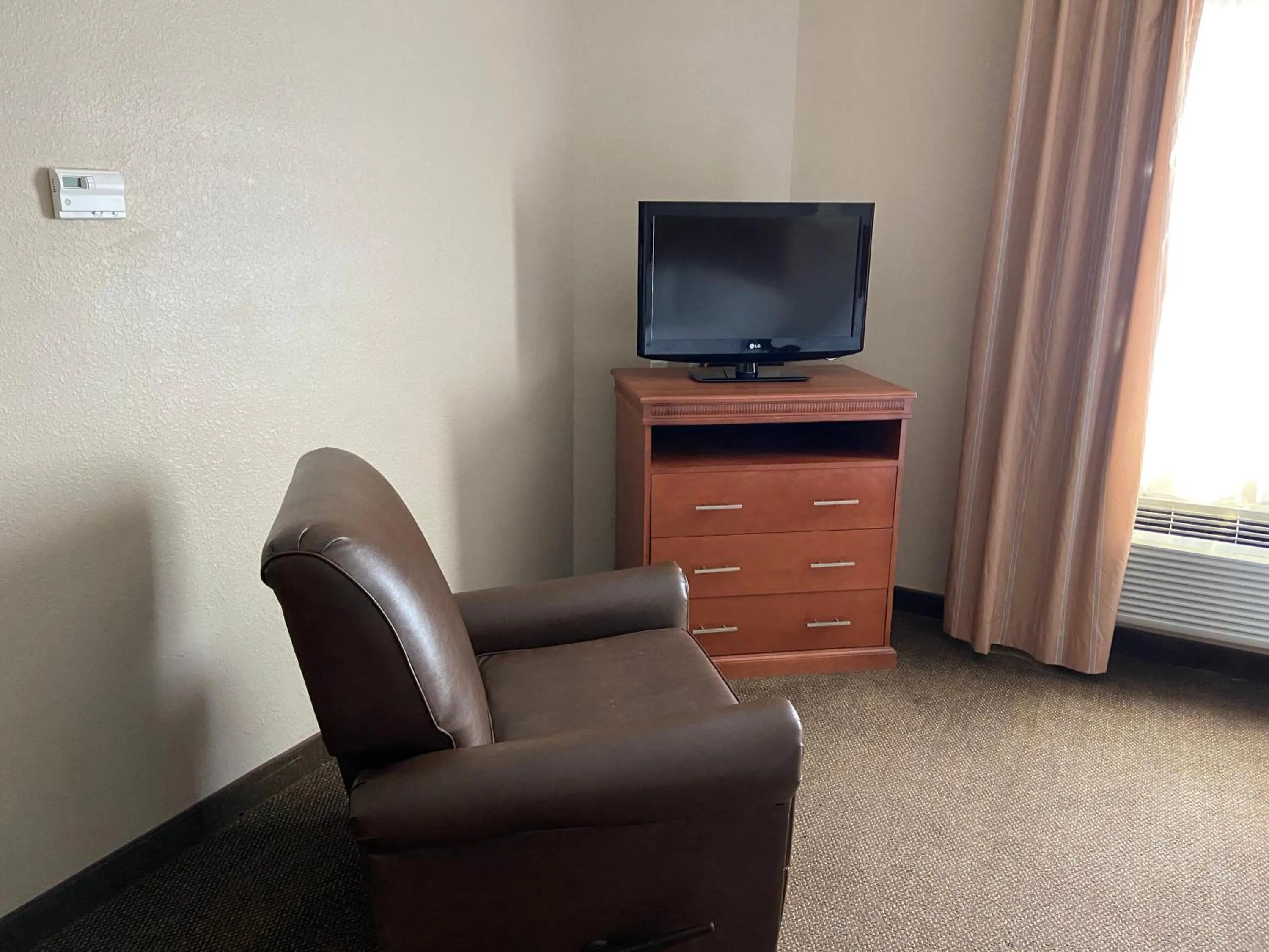 Living room in Candlewood Suites La Porte by IHG