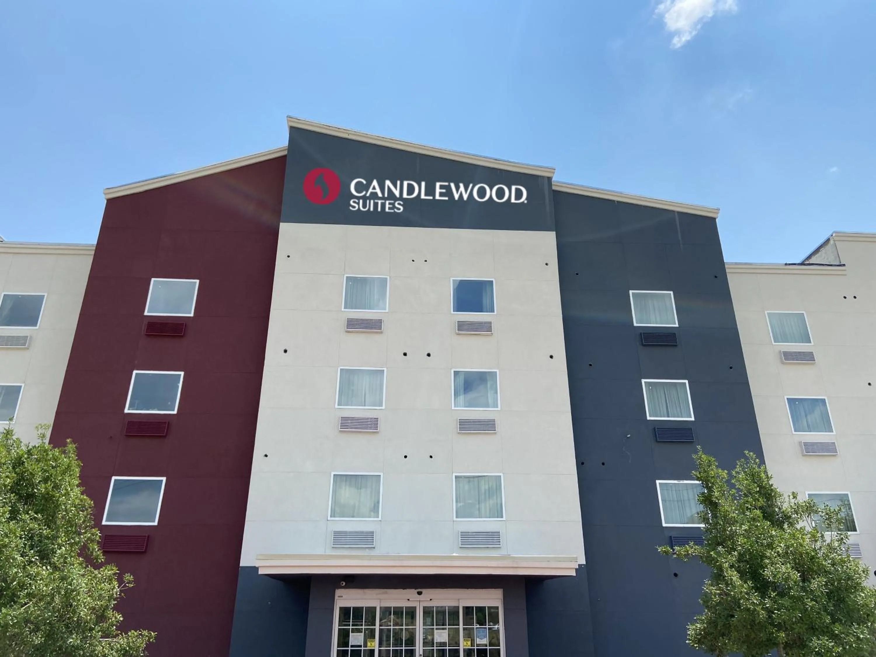 Facade/entrance in Candlewood Suites La Porte by IHG