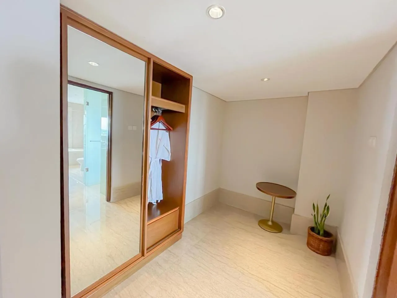 wardrobe in Swiss-Belhotel Bogor