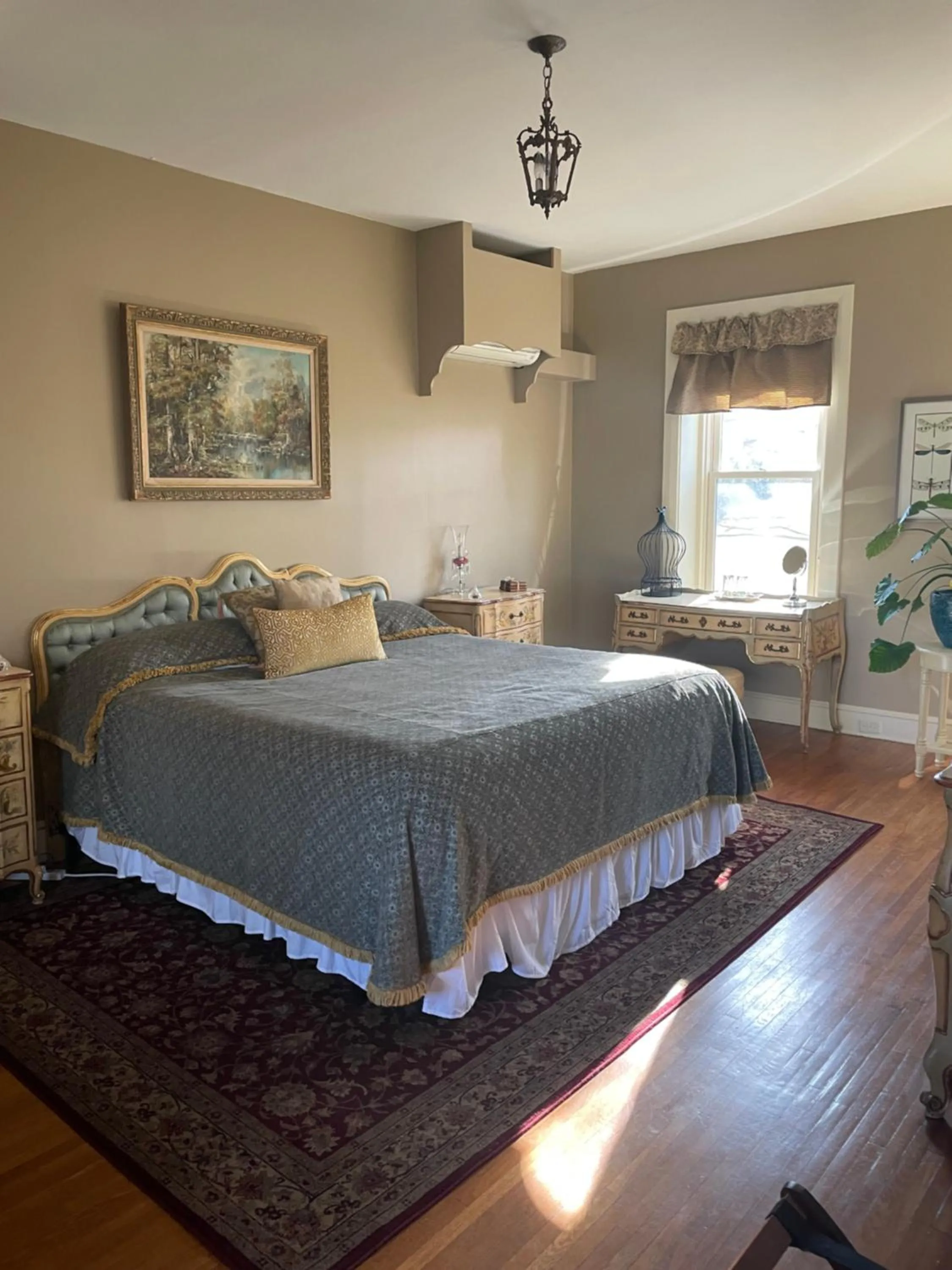 Bed in Hollinger House