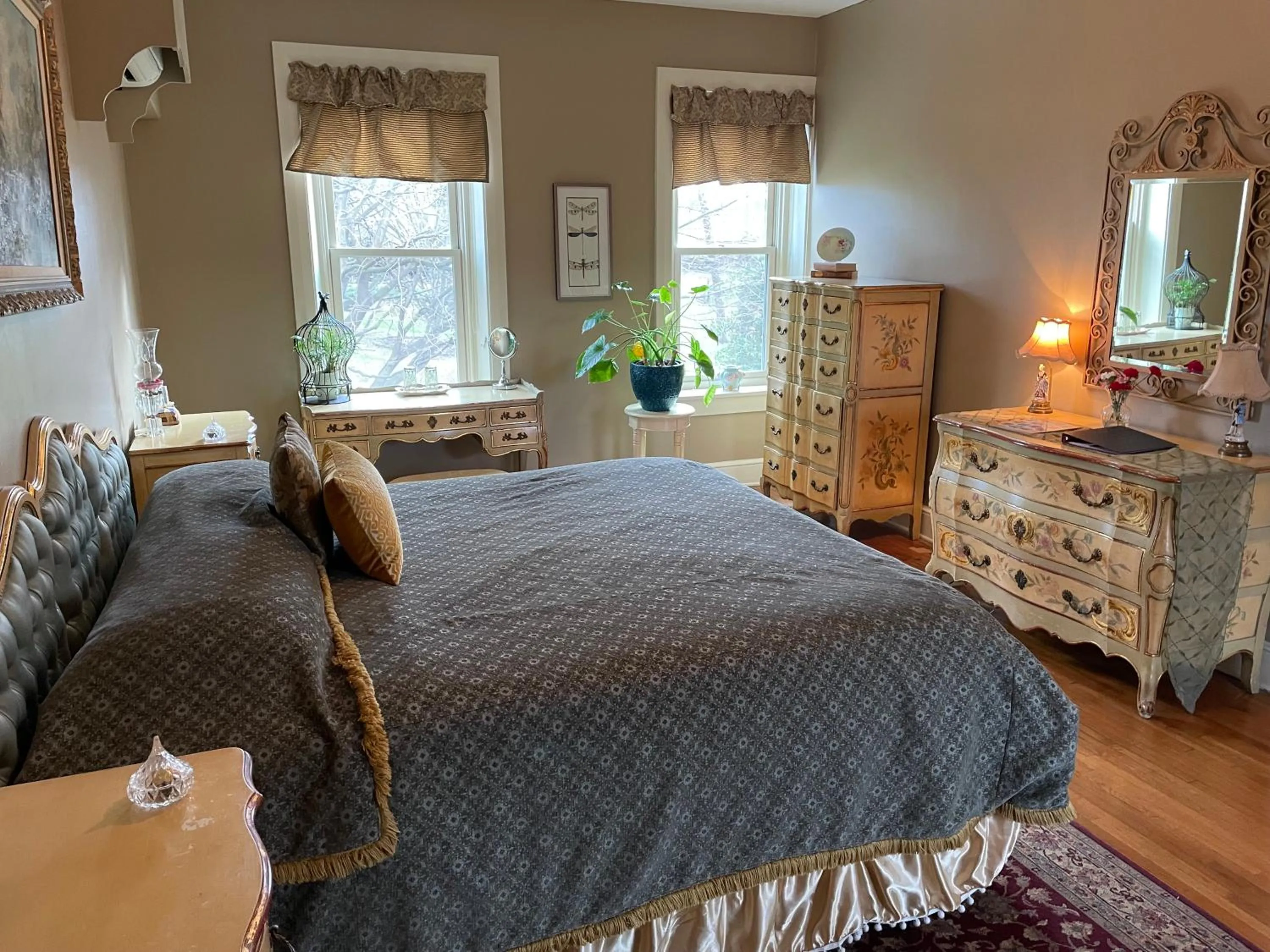 Bed in Hollinger House