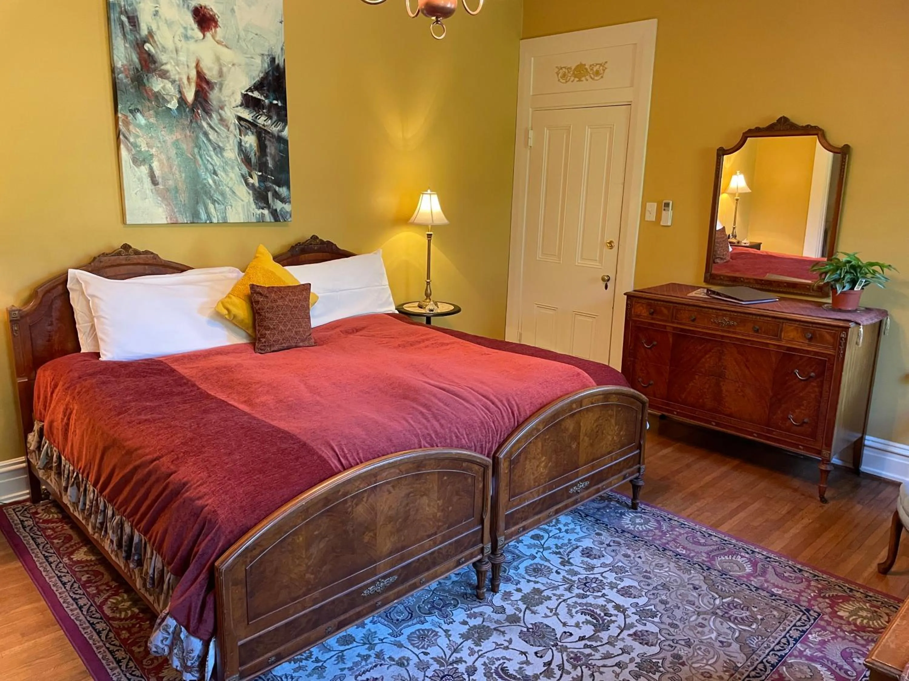 Bed in Hollinger House