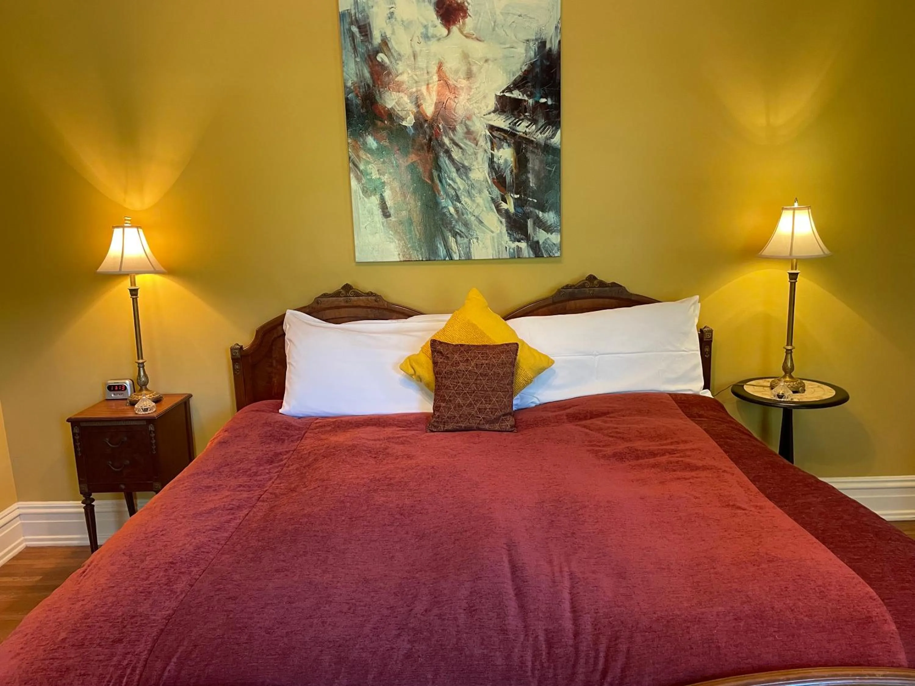 Bed in Hollinger House