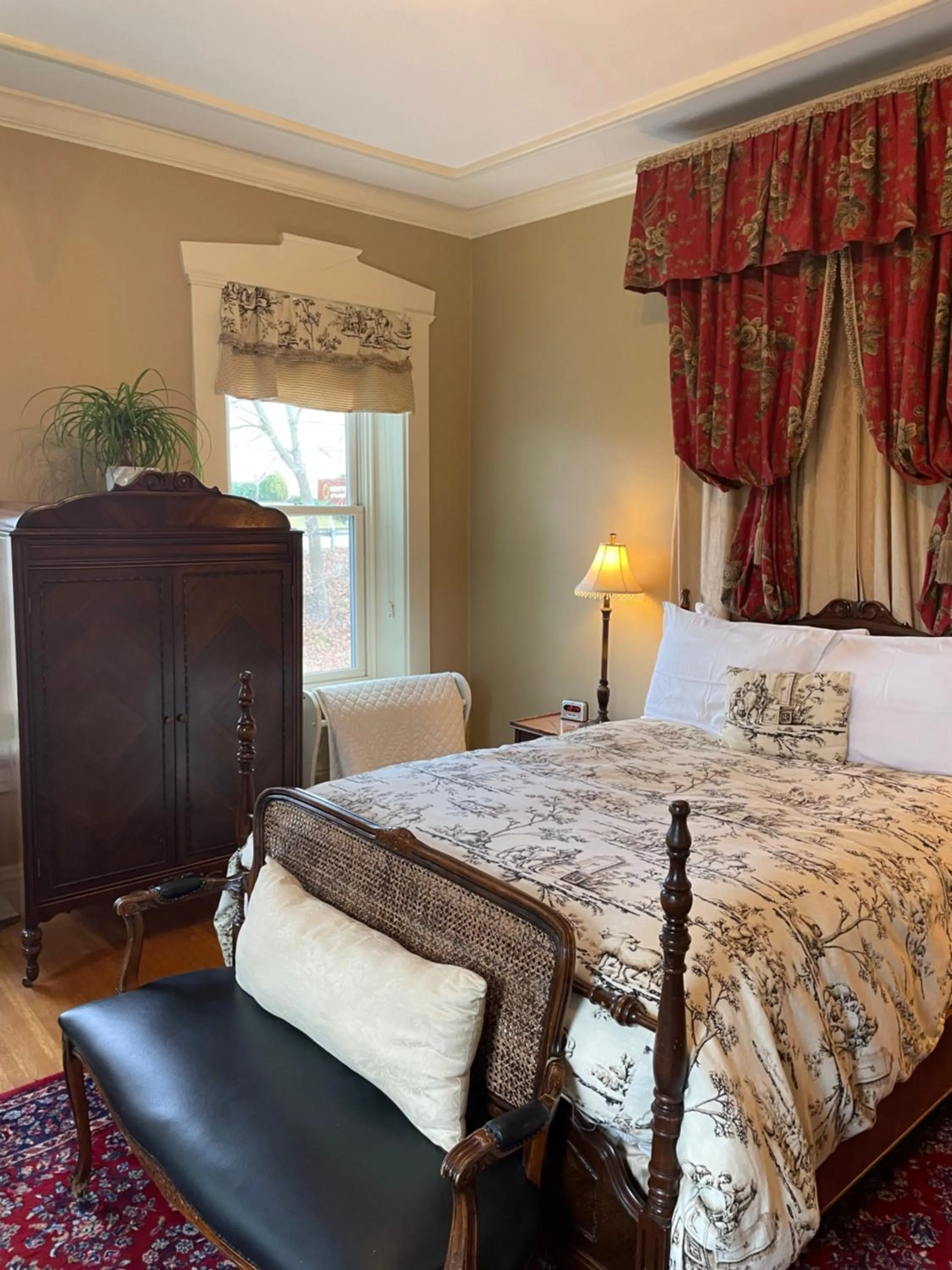 Bed in Hollinger House