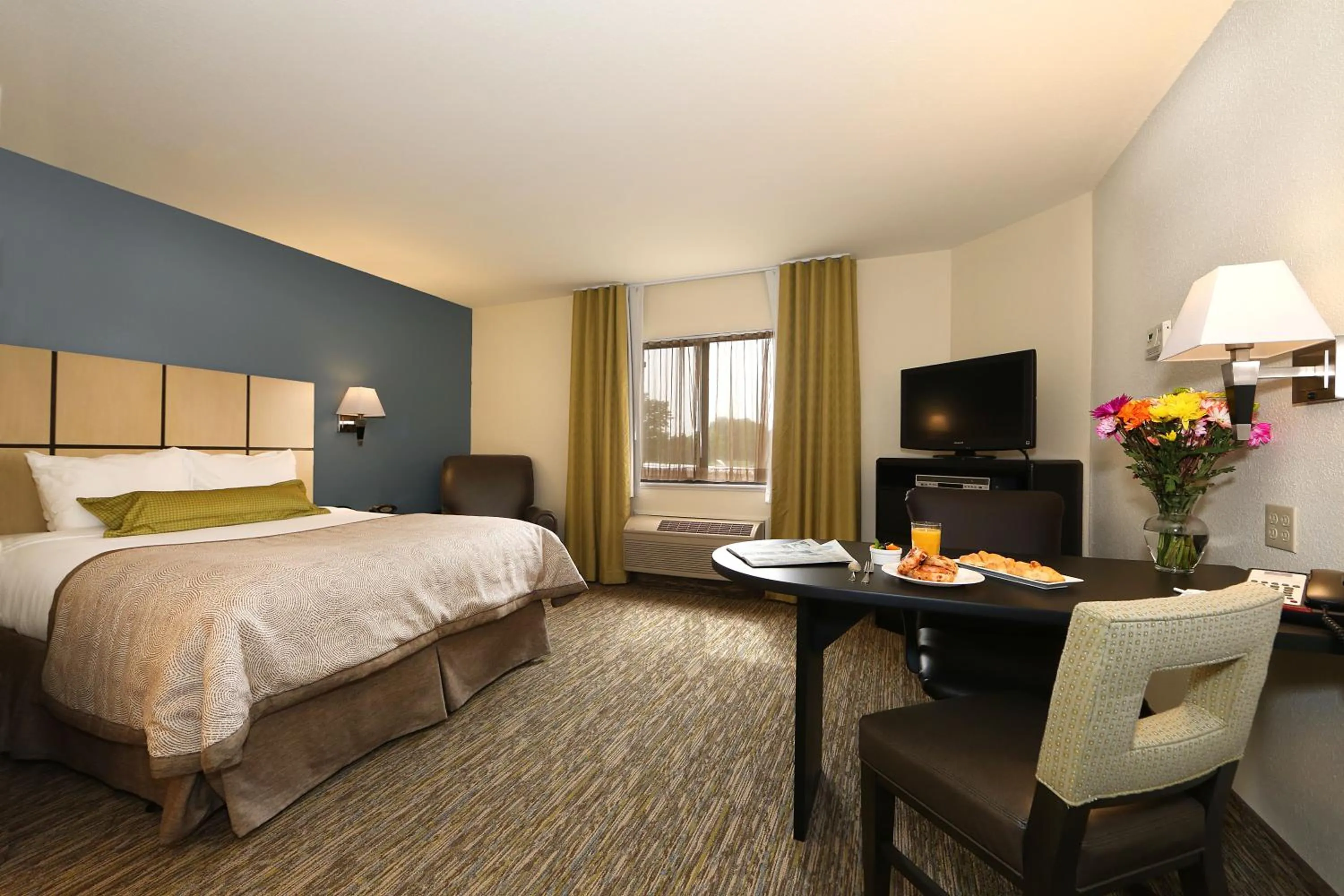 Bedroom, Bed in Candlewood Suites East Lansing by IHG