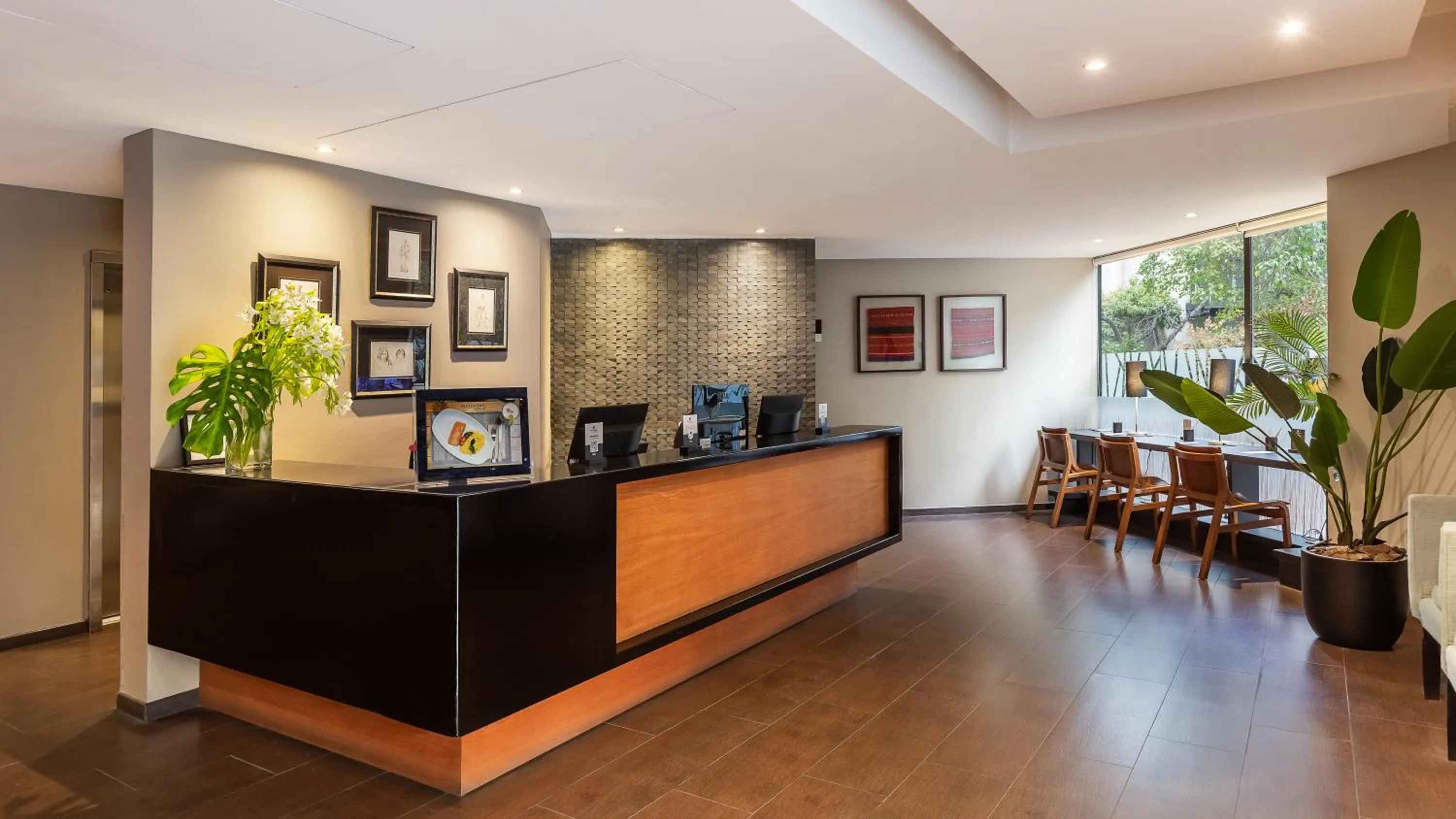 Lobby or reception in Rugendas Hotel Boutique by Time Hotel & Apartments