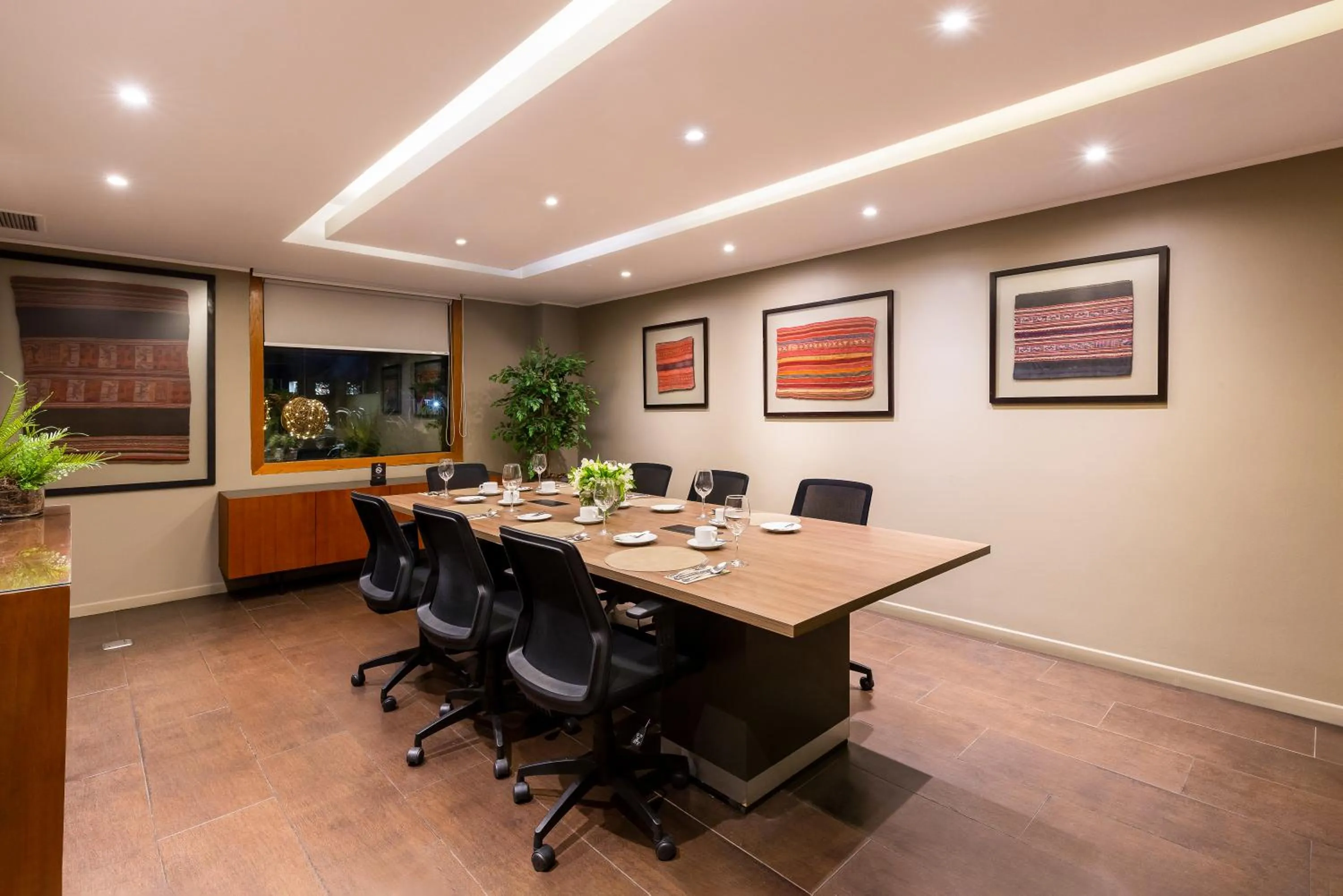 Business facilities in Rugendas Hotel Boutique by Time Hotel & Apartments