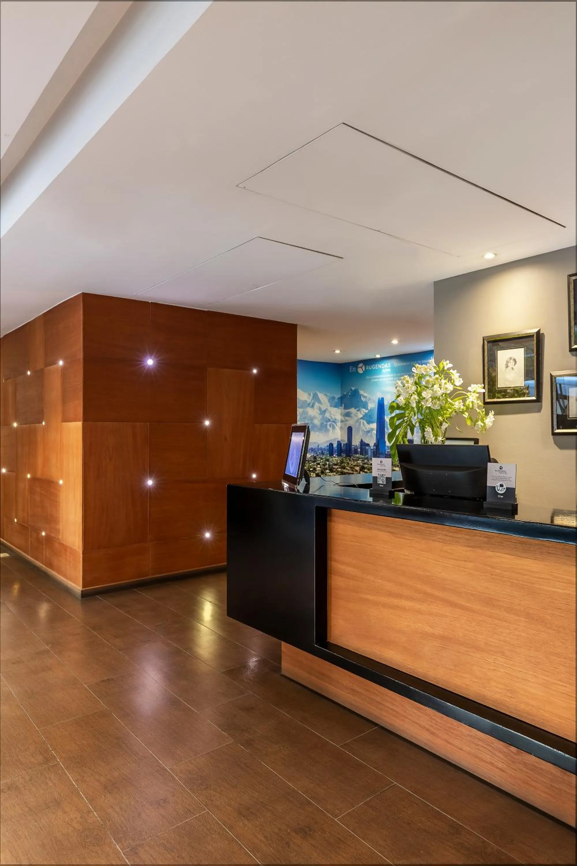 Lobby or reception in Rugendas Hotel Boutique by Time Hotel & Apartments