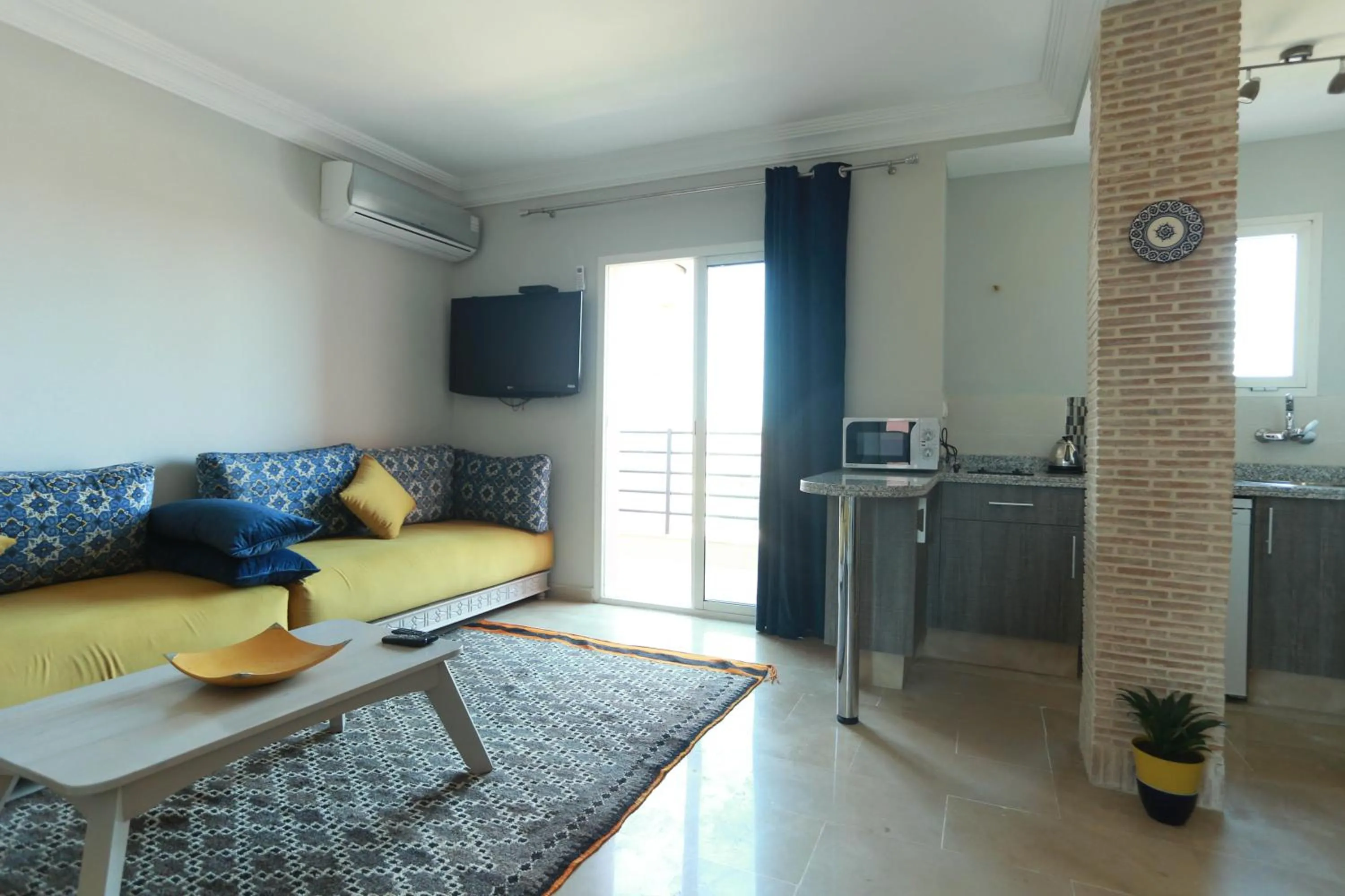 Communal lounge/ TV room in Dar Guéliz