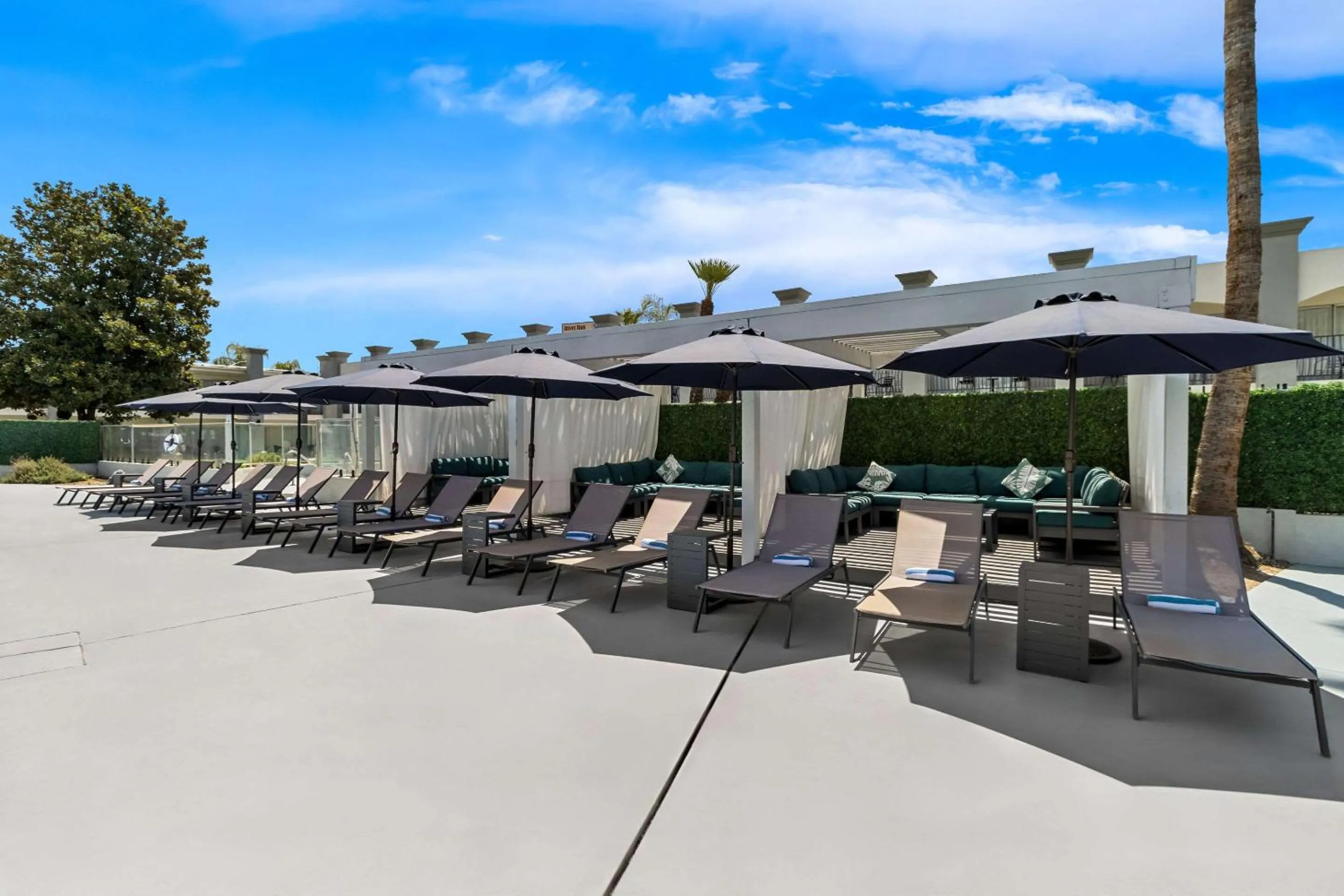 Swimming pool in Hourglass Hotel, an Ascend Collection Hotel