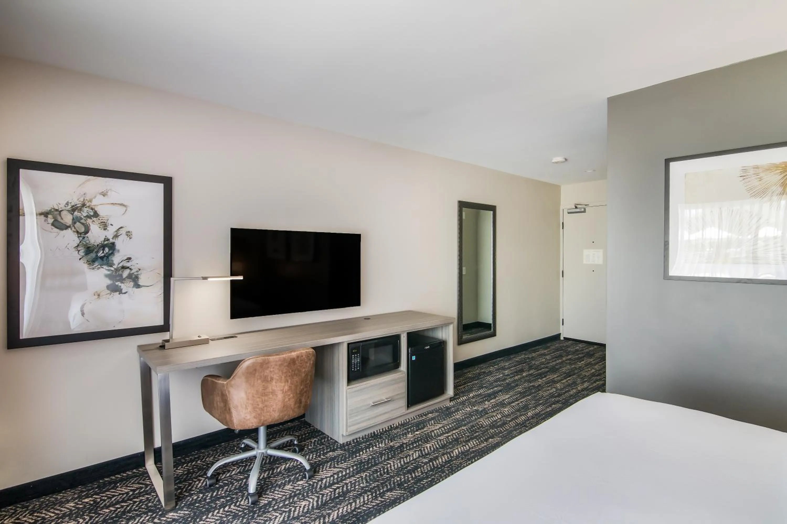 Bed in Hourglass Hotel, Trademark Collection by Wyndham