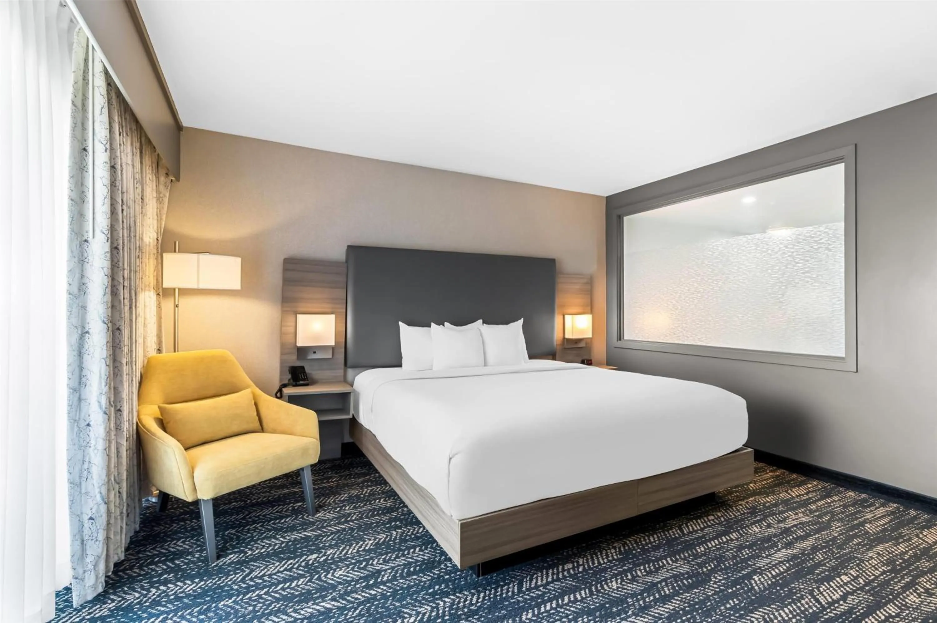 Bed in Hourglass Hotel, Trademark Collection by Wyndham