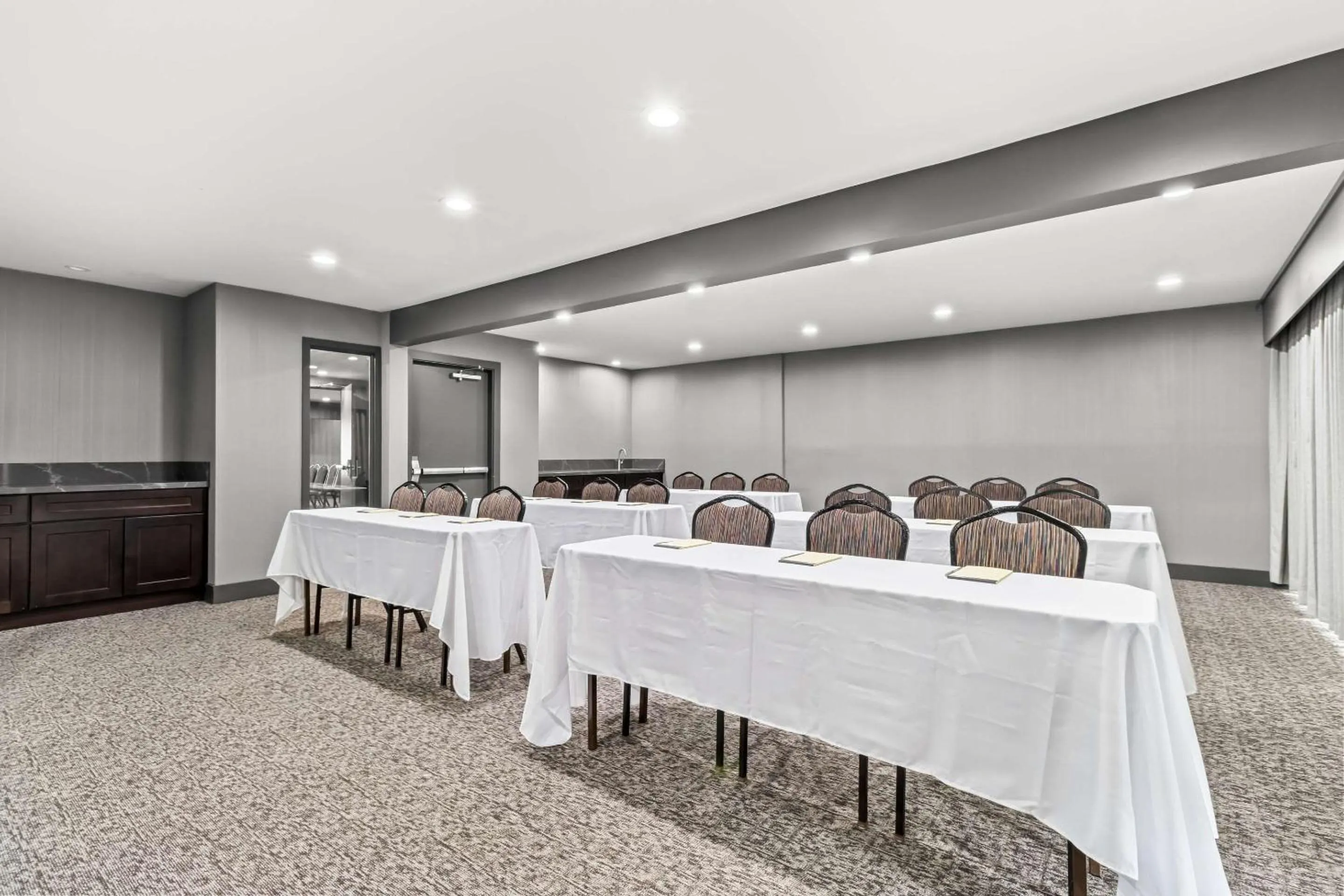 Meeting/conference room in Hourglass Hotel, an Ascend Collection Hotel