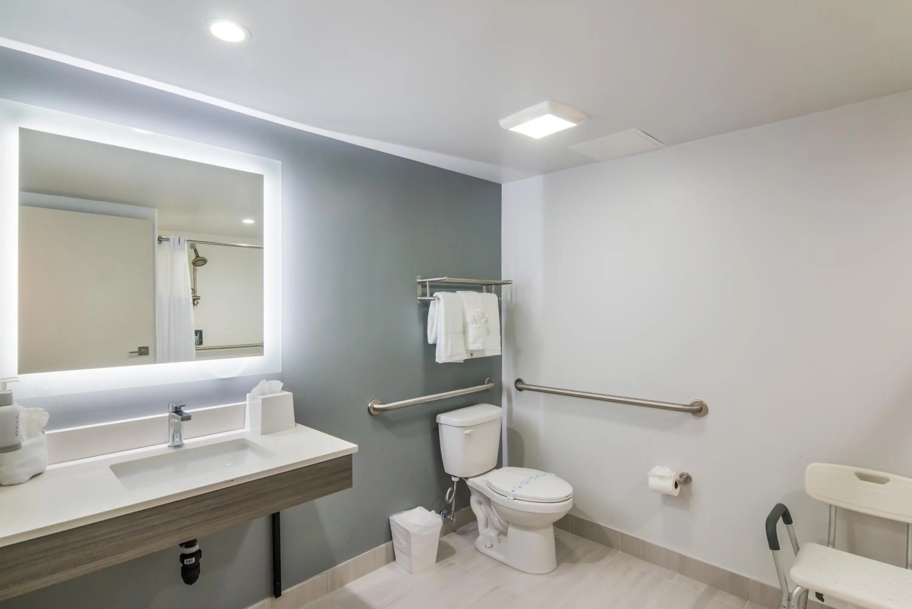 Bathroom in Hourglass Hotel, an Ascend Collection Hotel