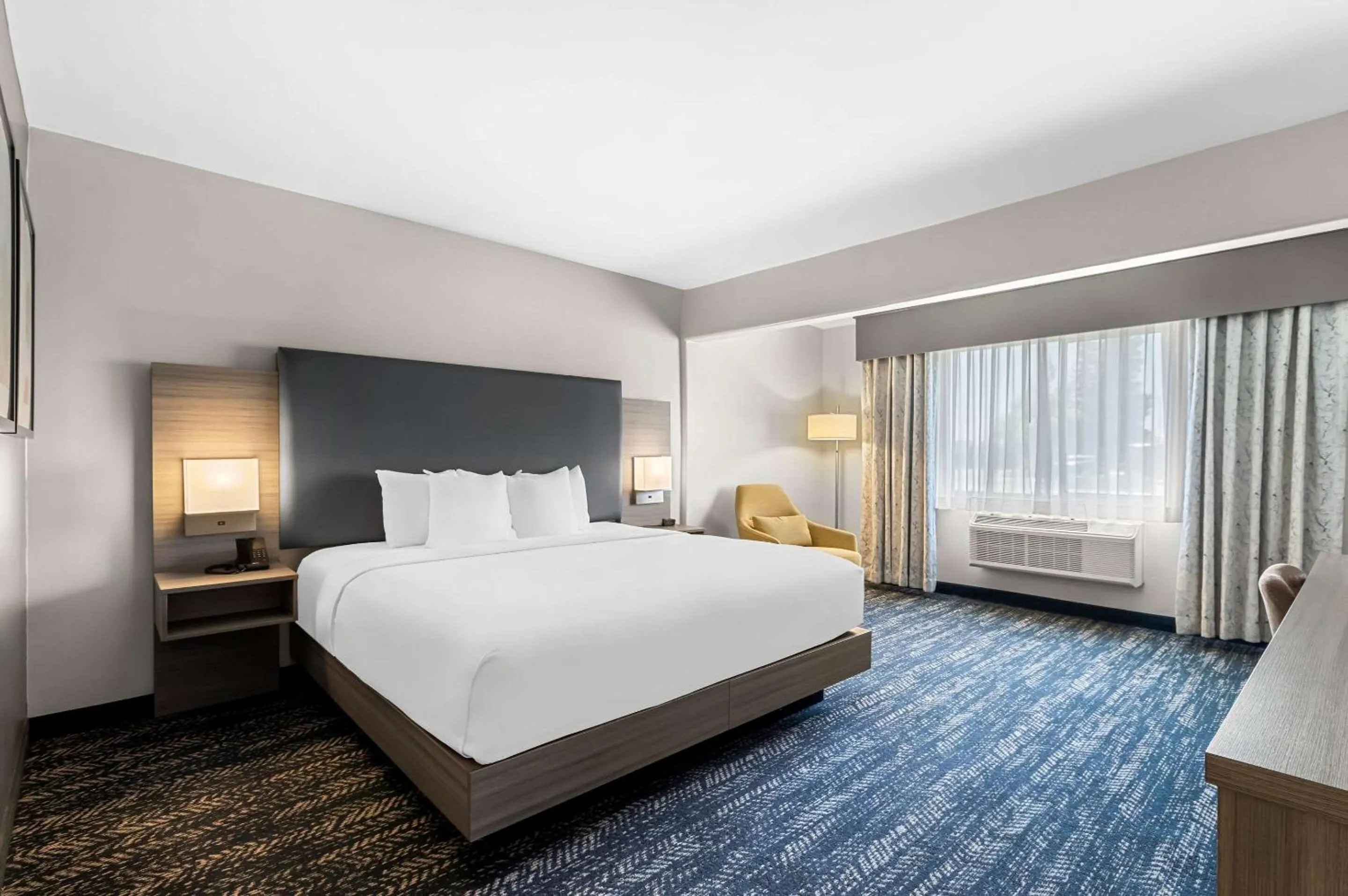 Bedroom, Bed in Hourglass Hotel, an Ascend Collection Hotel