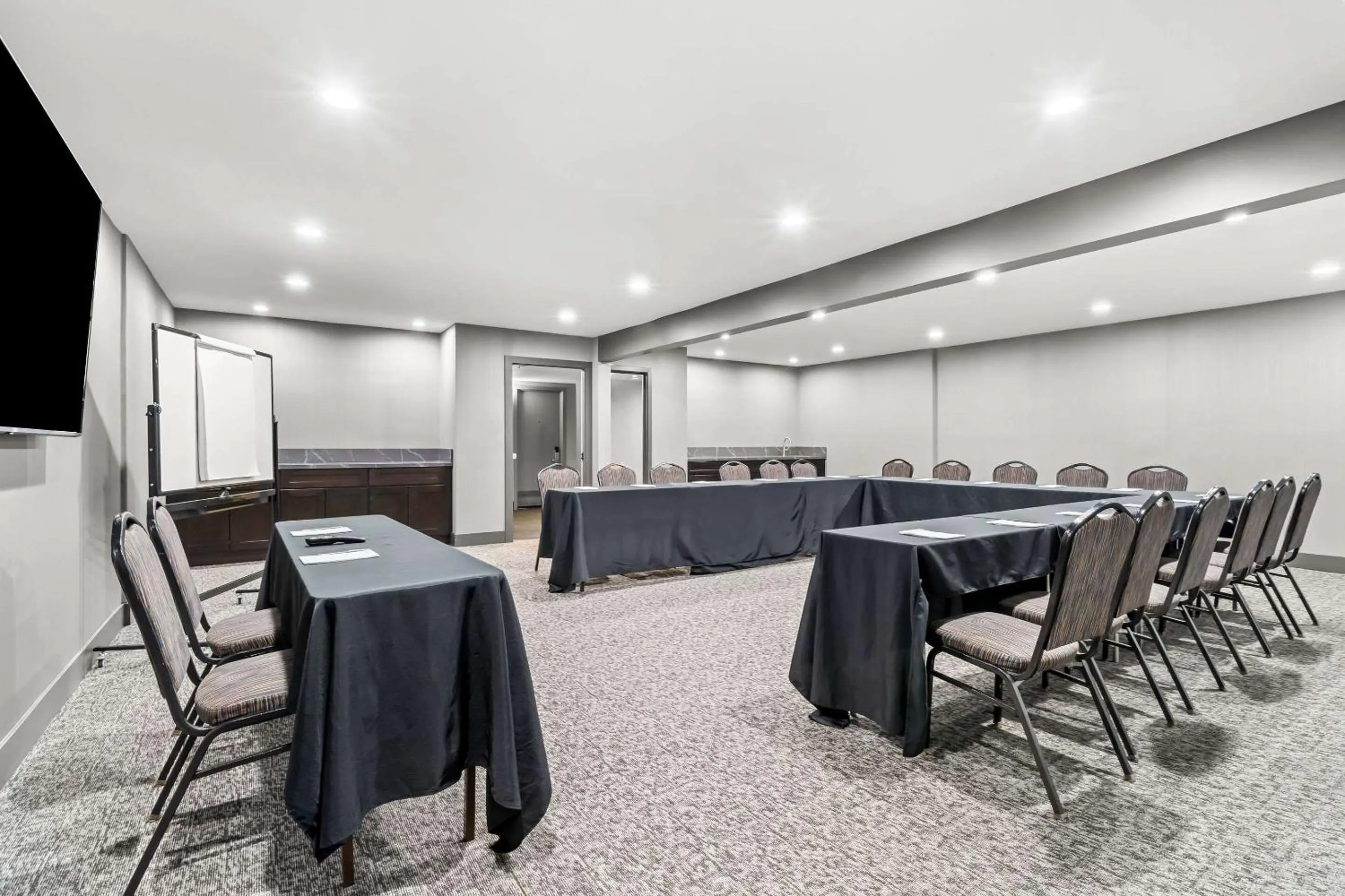 Meeting/conference room in Hourglass Hotel, an Ascend Collection Hotel